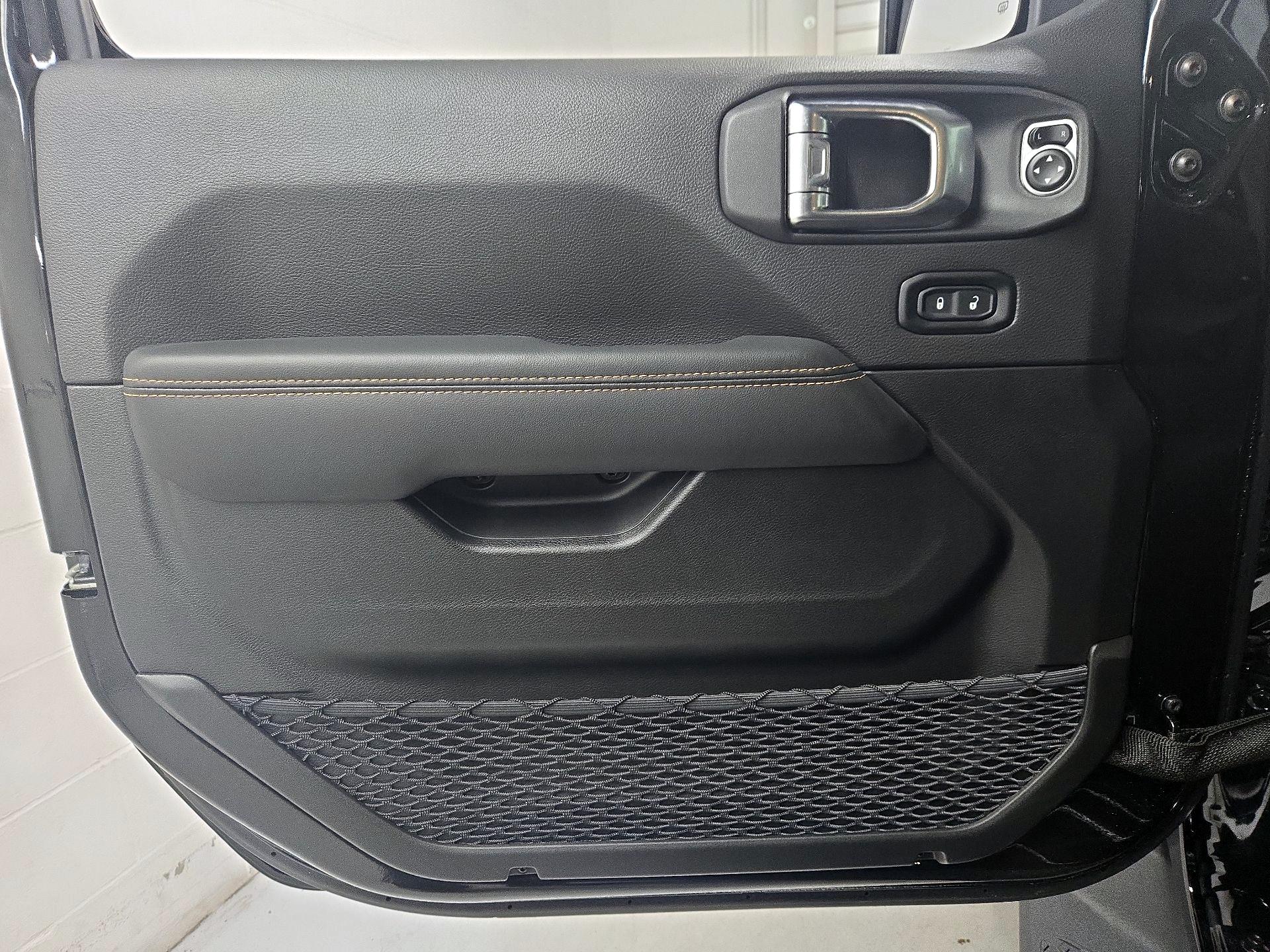 Thumbnail: 2025 Jeep Gladiator - 12