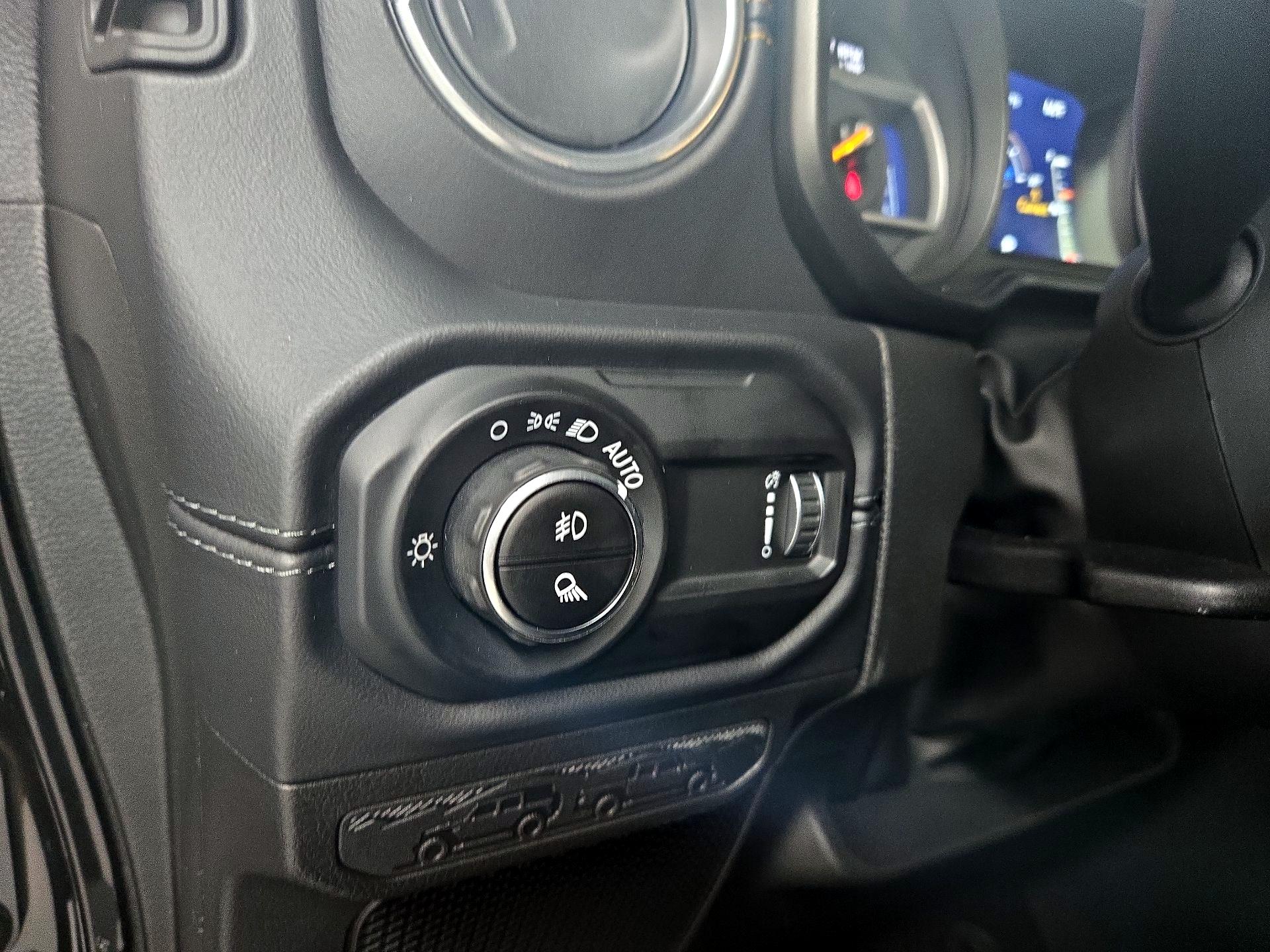 Thumbnail: 2025 Jeep Gladiator - 13