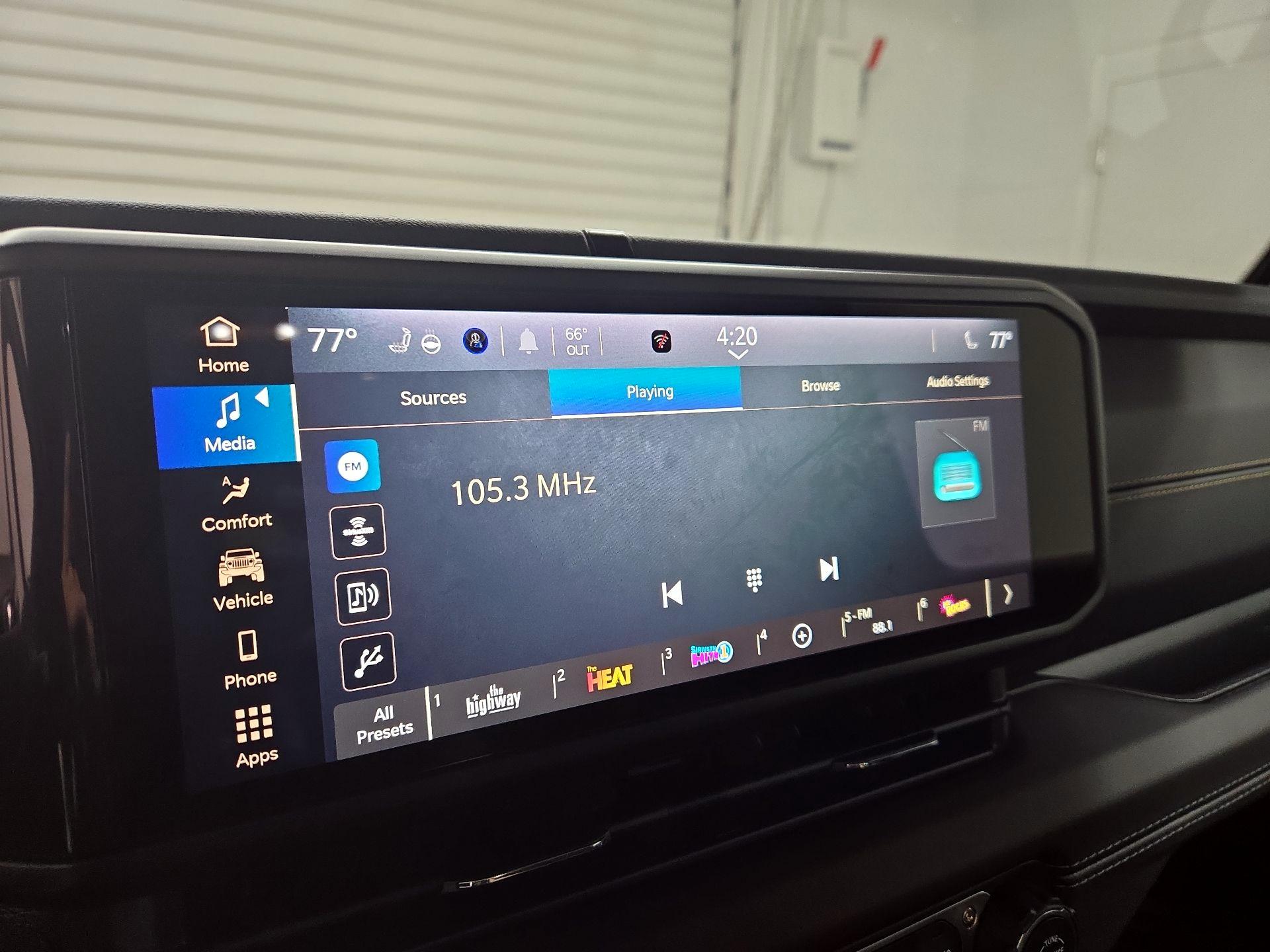 Thumbnail: 2025 Jeep Gladiator - 15