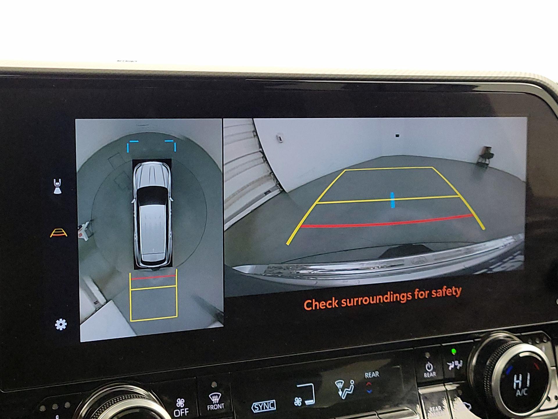 Thumbnail: 2023 Toyota Highlander - 14