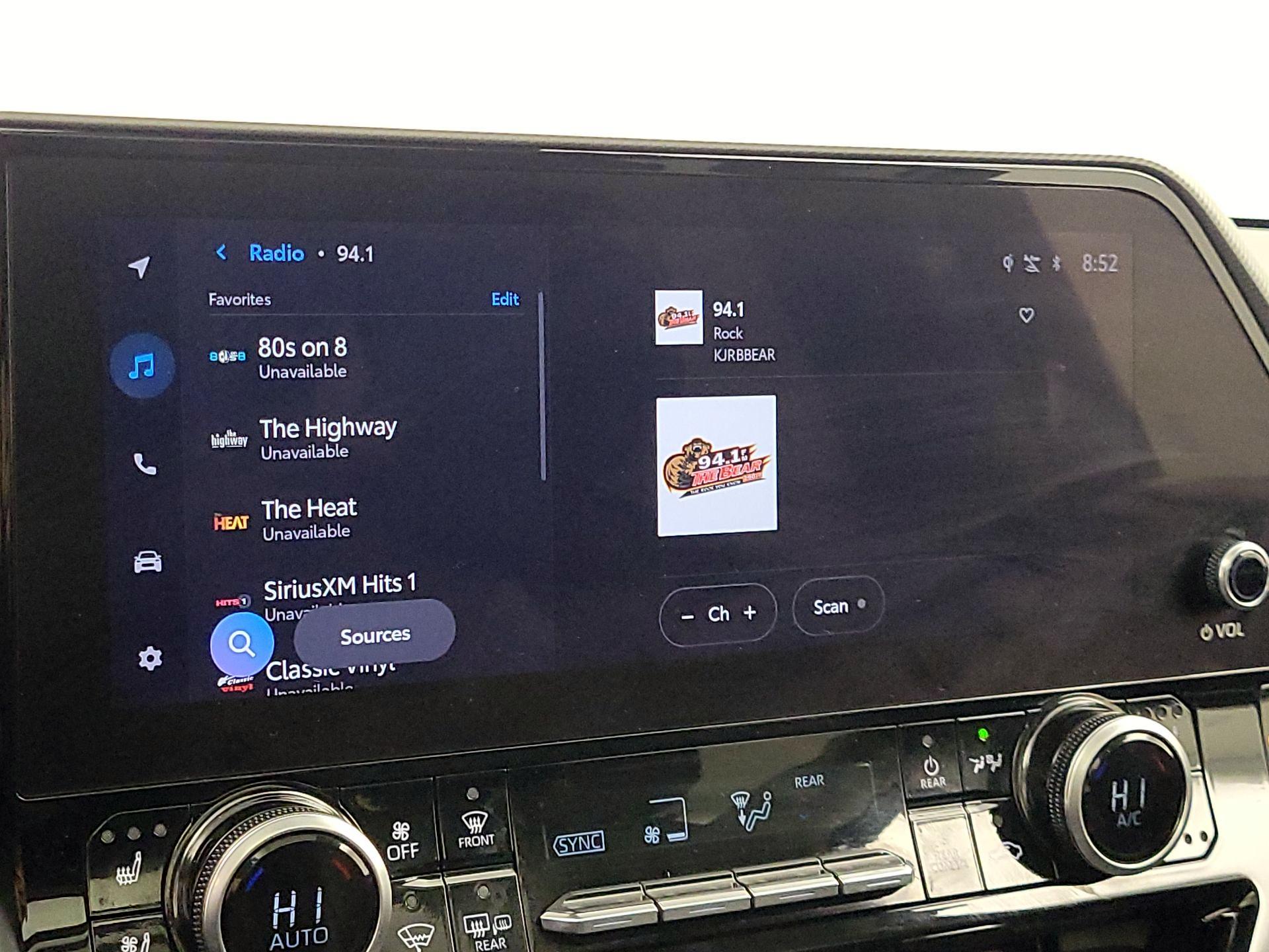 Thumbnail: 2023 Toyota Highlander - 15