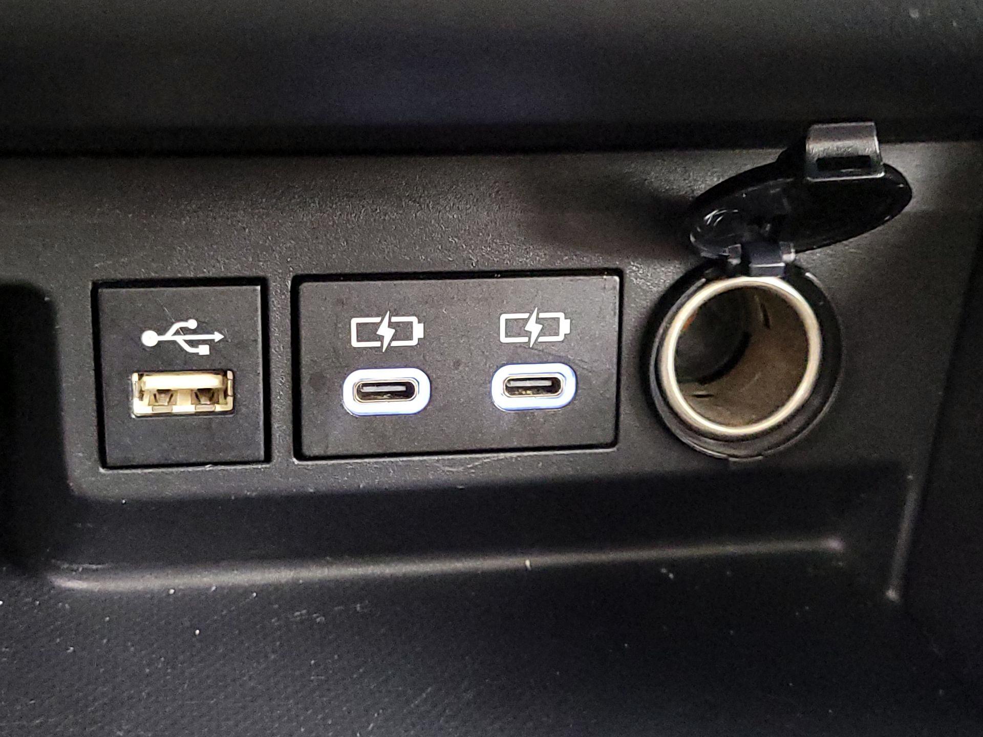 Thumbnail: 2023 Toyota Highlander - 18