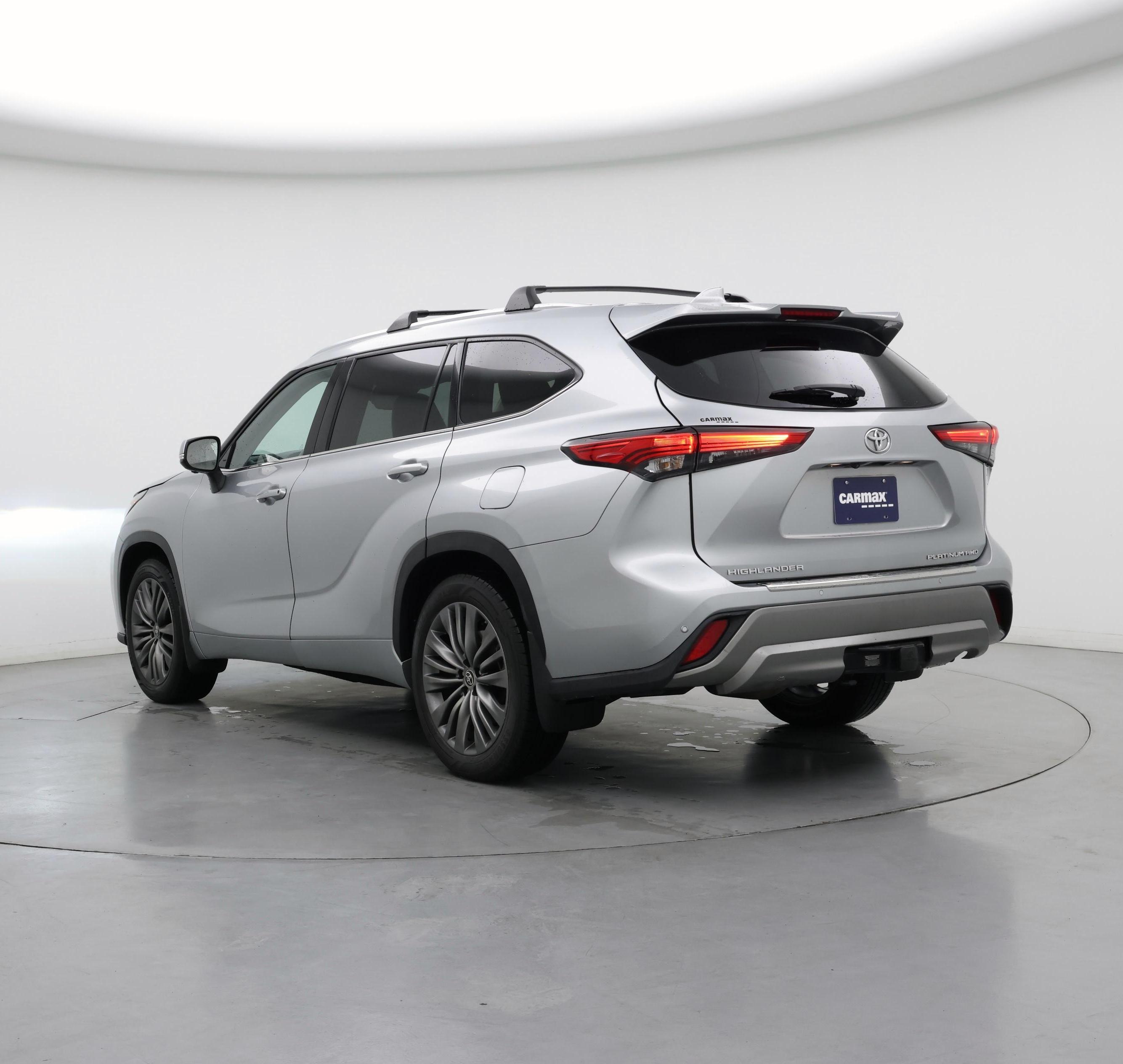 Thumbnail: 2023 Toyota Highlander - 2