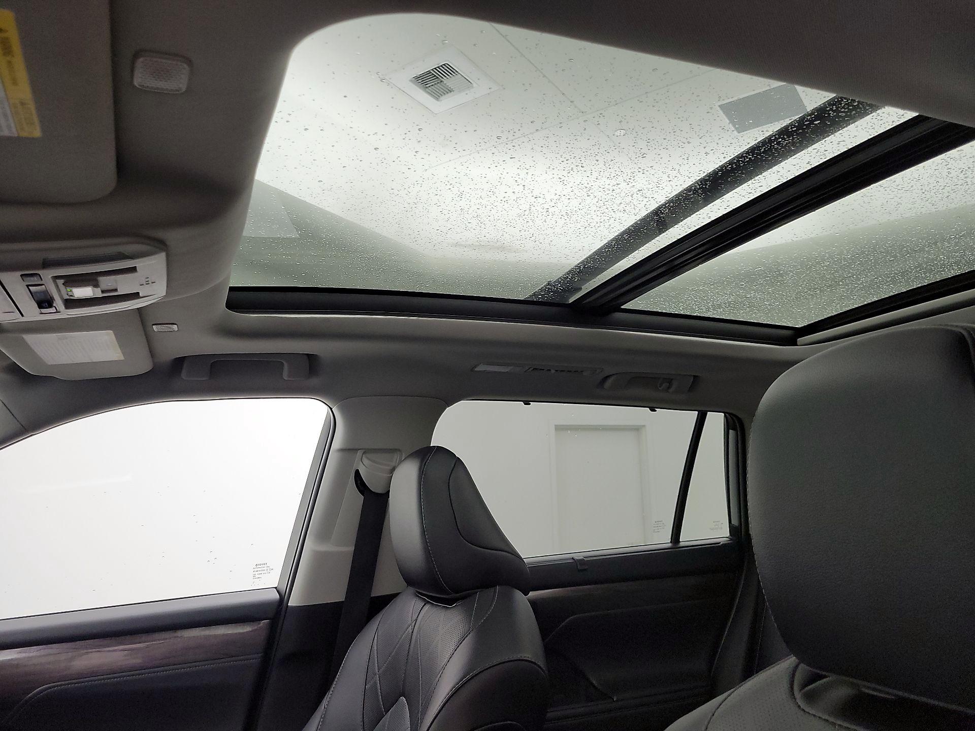 Thumbnail: 2023 Toyota Highlander - 19