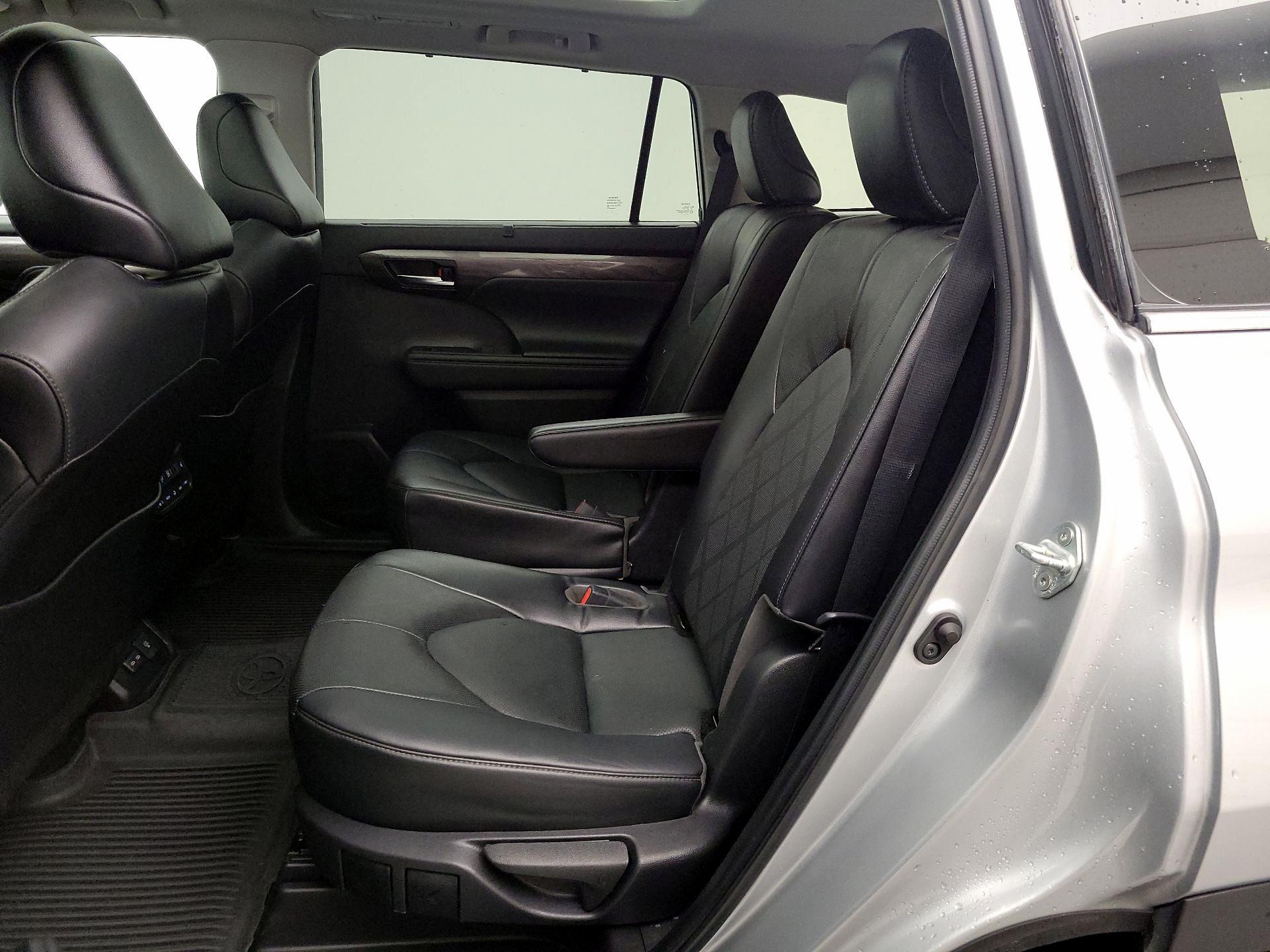 Thumbnail: 2023 Toyota Highlander - 20