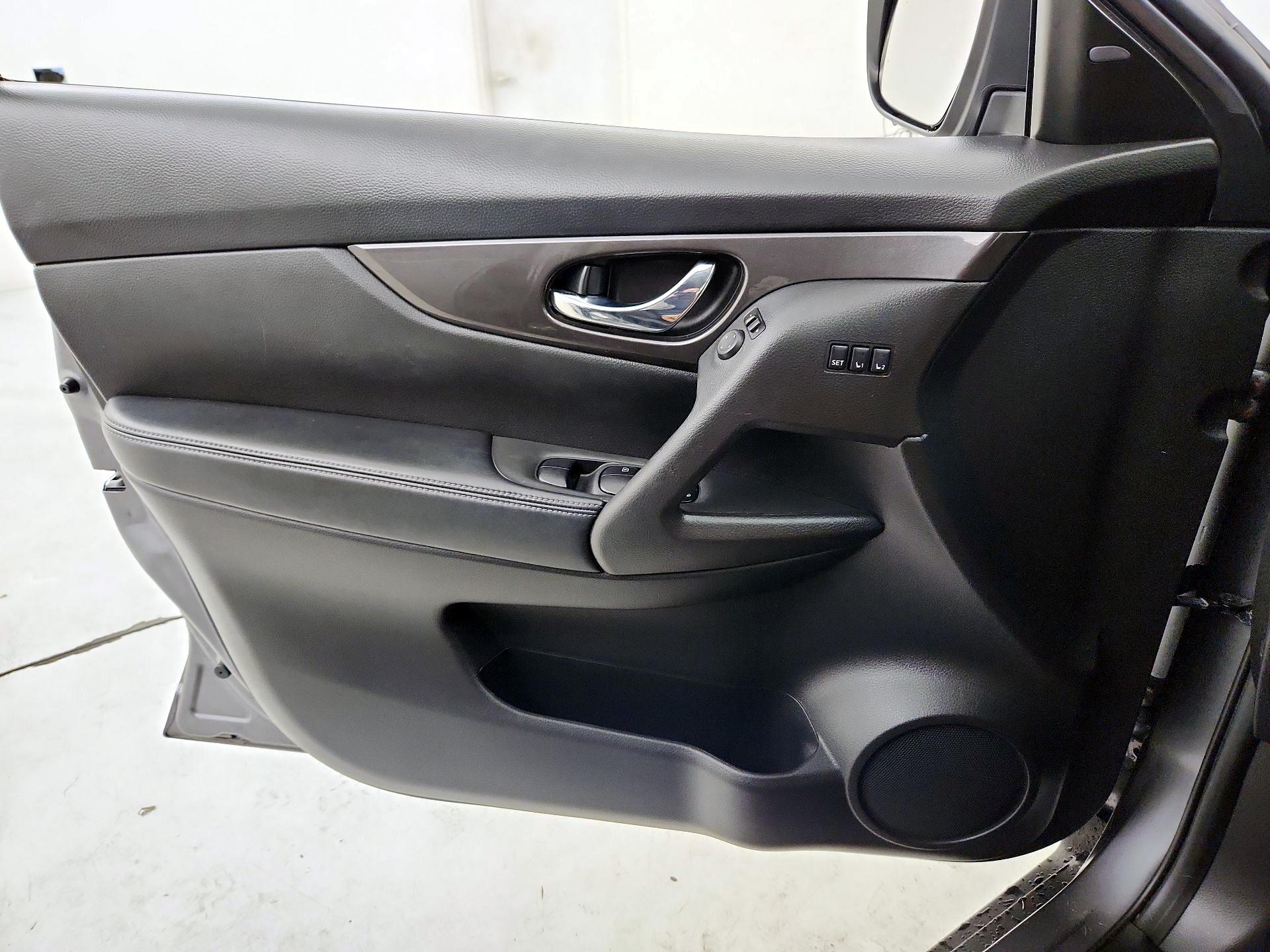 Thumbnail: 2019 Nissan Rogue - 12