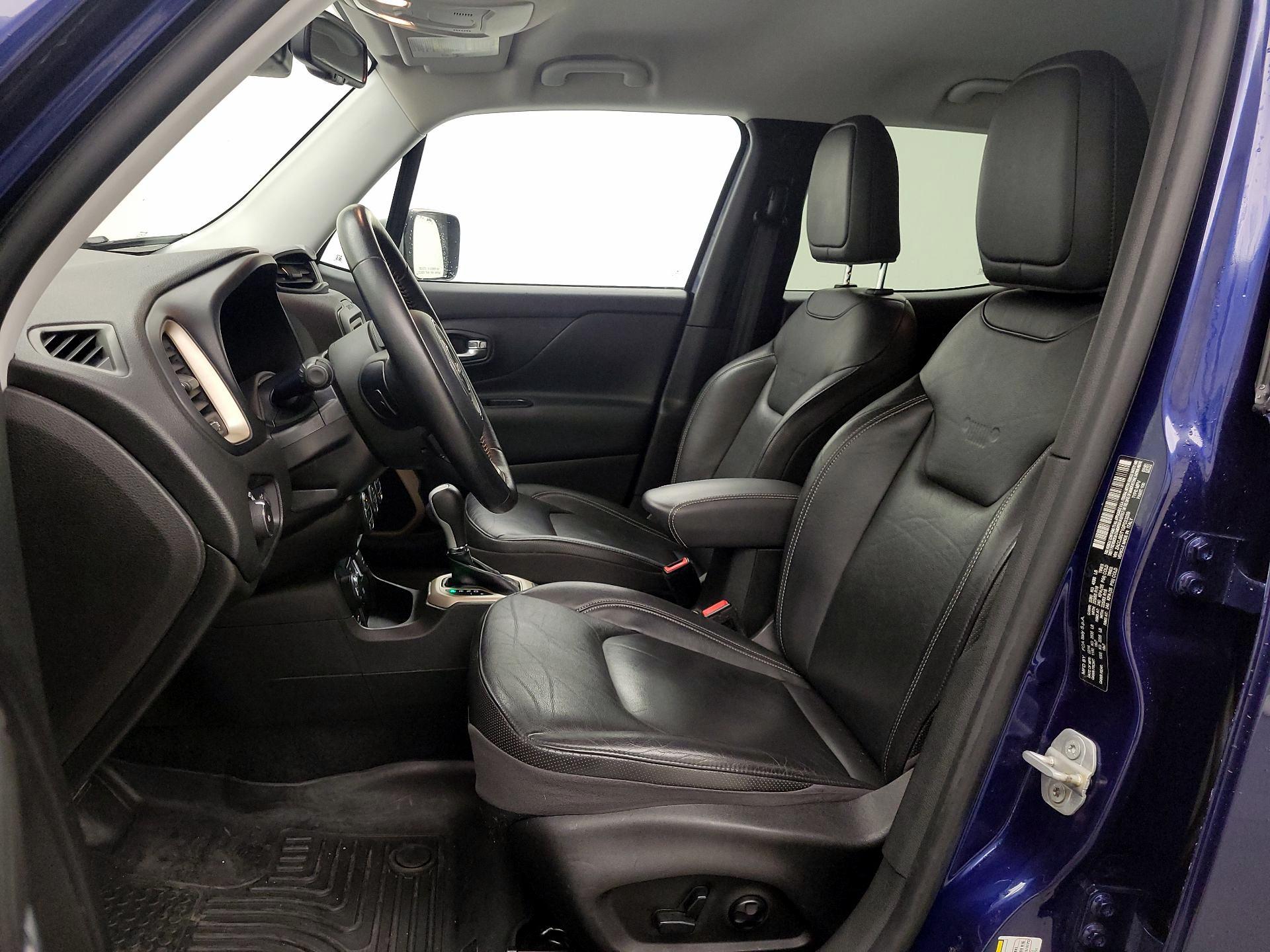 Thumbnail: 2016 Jeep Renegade - 11