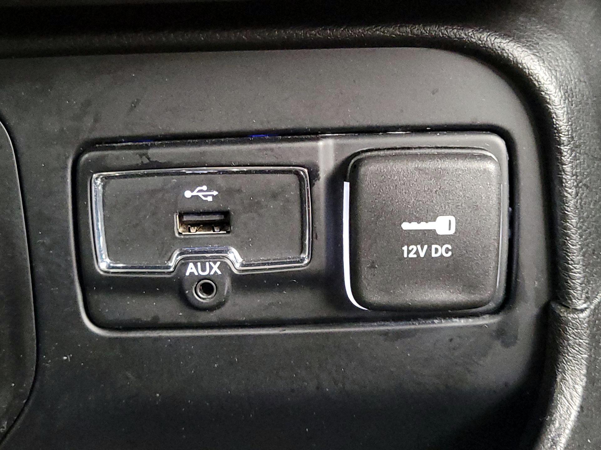 Thumbnail: 2016 Jeep Renegade - 18