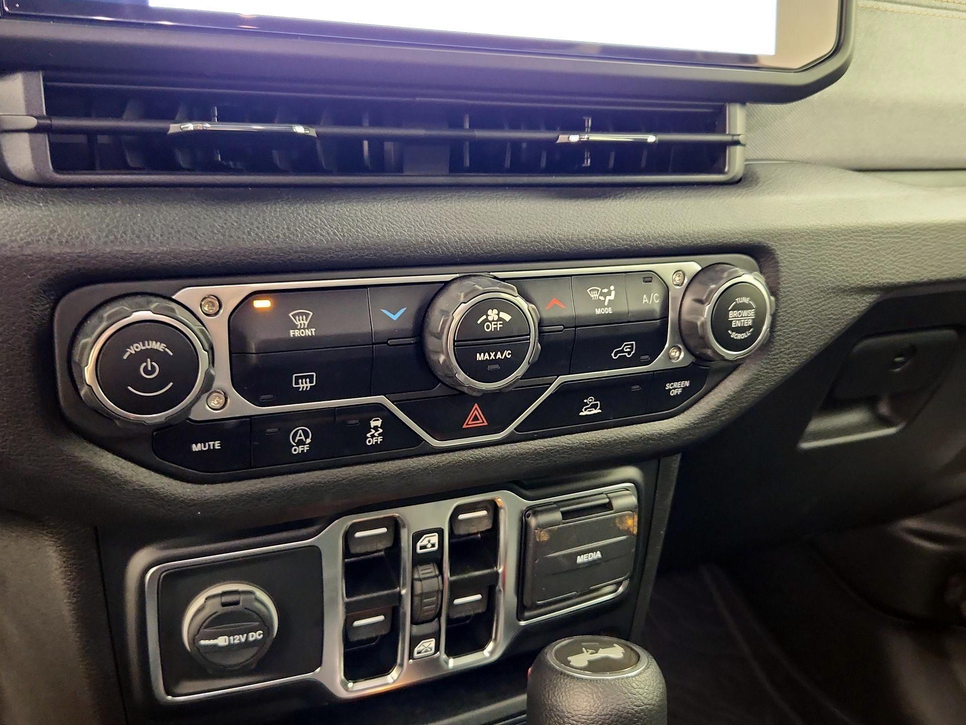 Thumbnail: 2024 Jeep Wrangler - 16