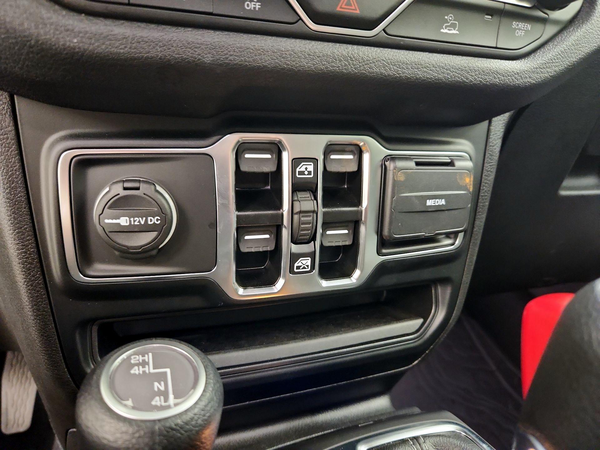 Thumbnail: 2024 Jeep Wrangler - 18