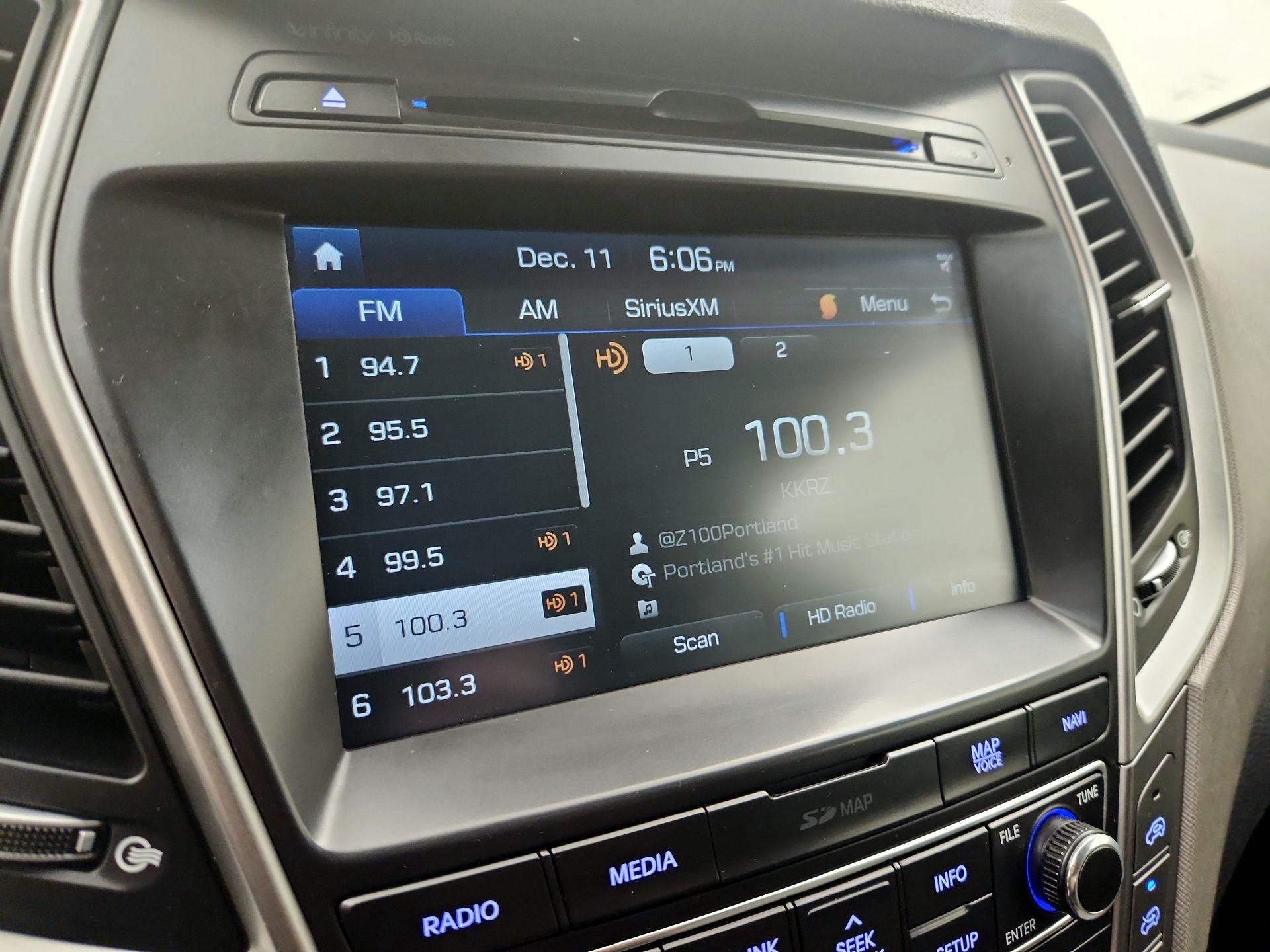 Thumbnail: 2017 Hyundai Santa Fe - 16