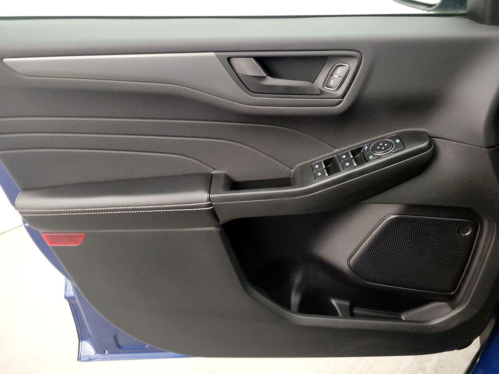 Thumbnail: 2023 Ford Escape - 12