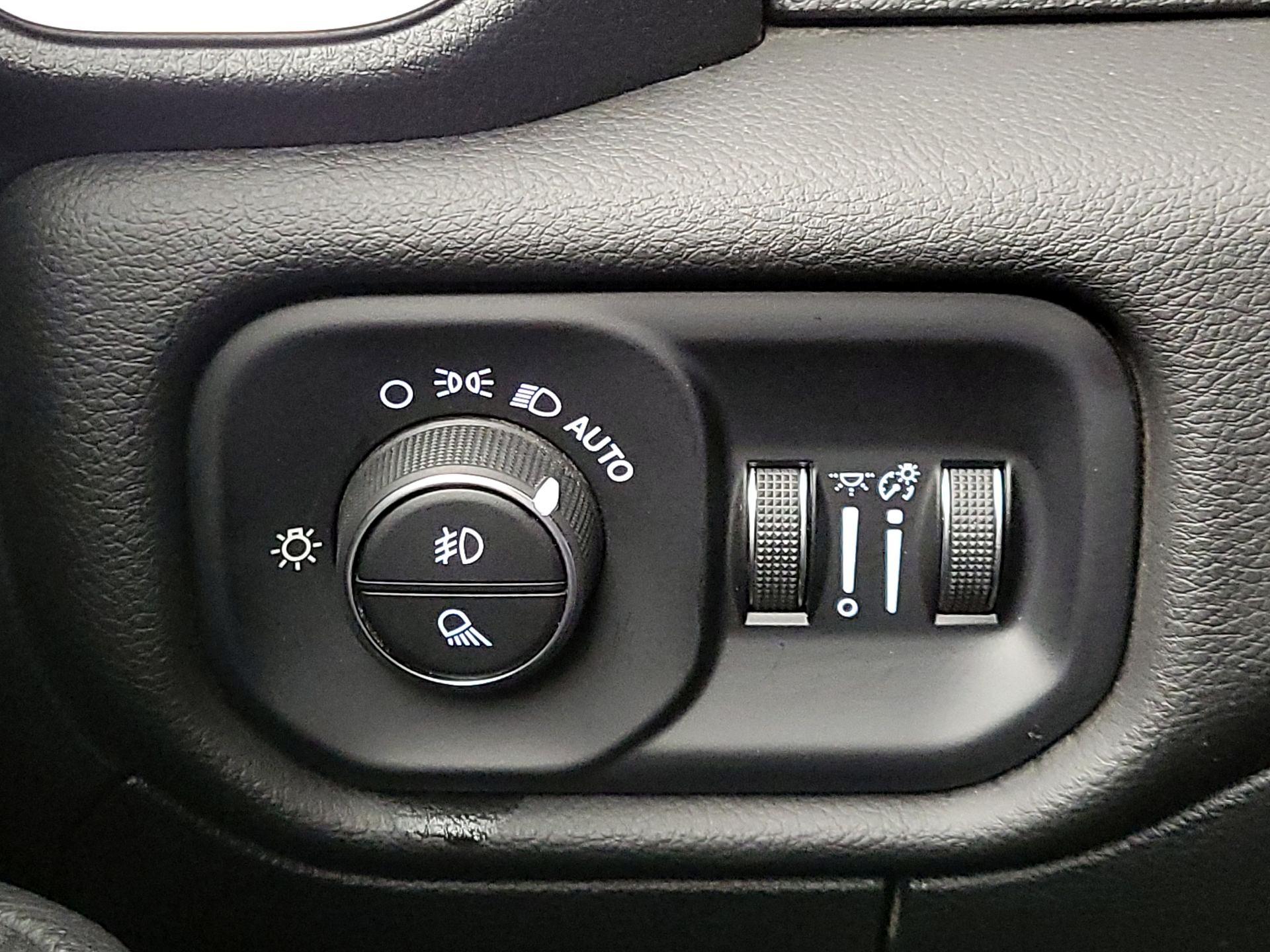 Thumbnail: 2025 RAM 1500 - 13