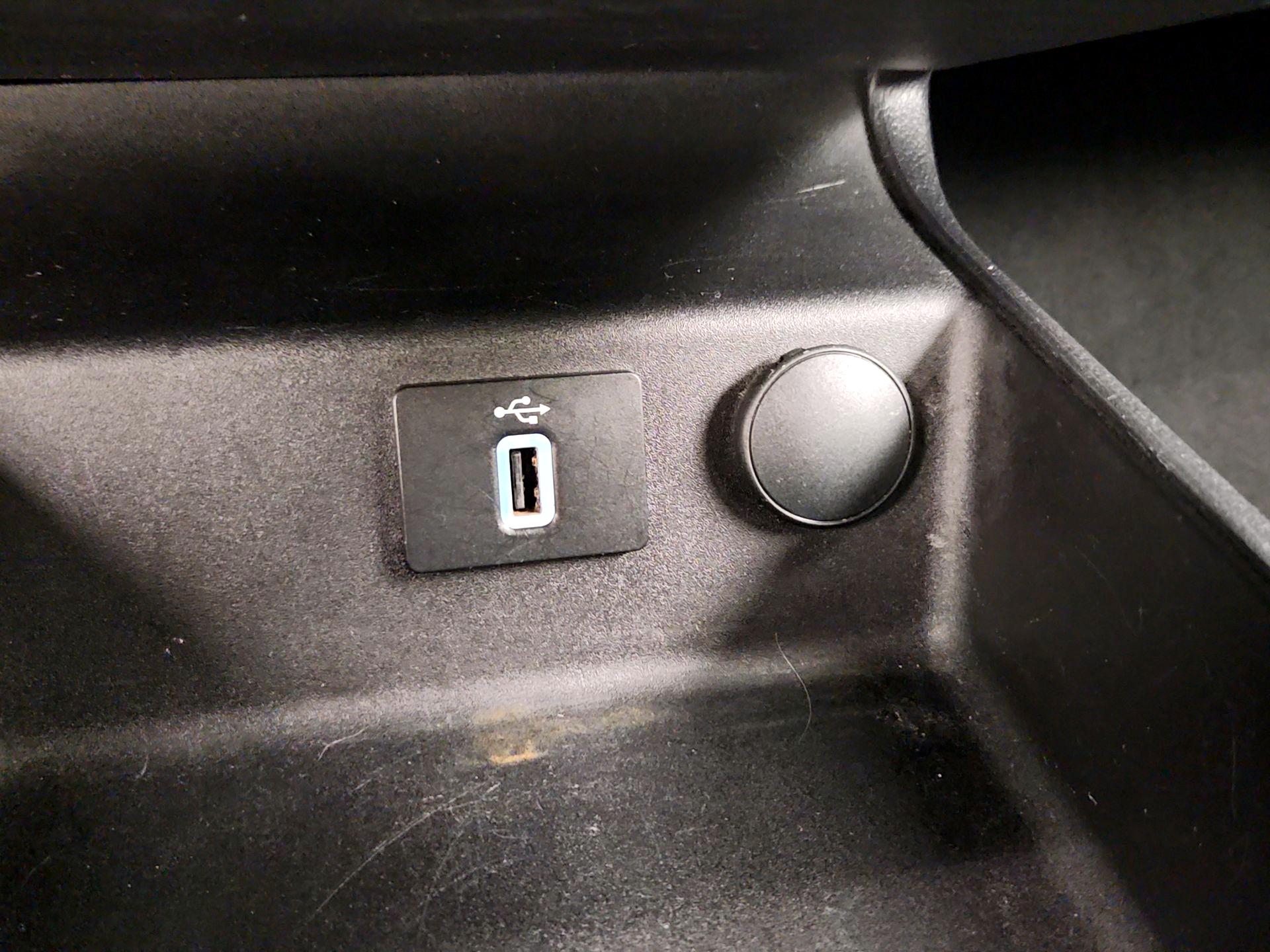 Thumbnail: 2018 Ford Fusion - 18