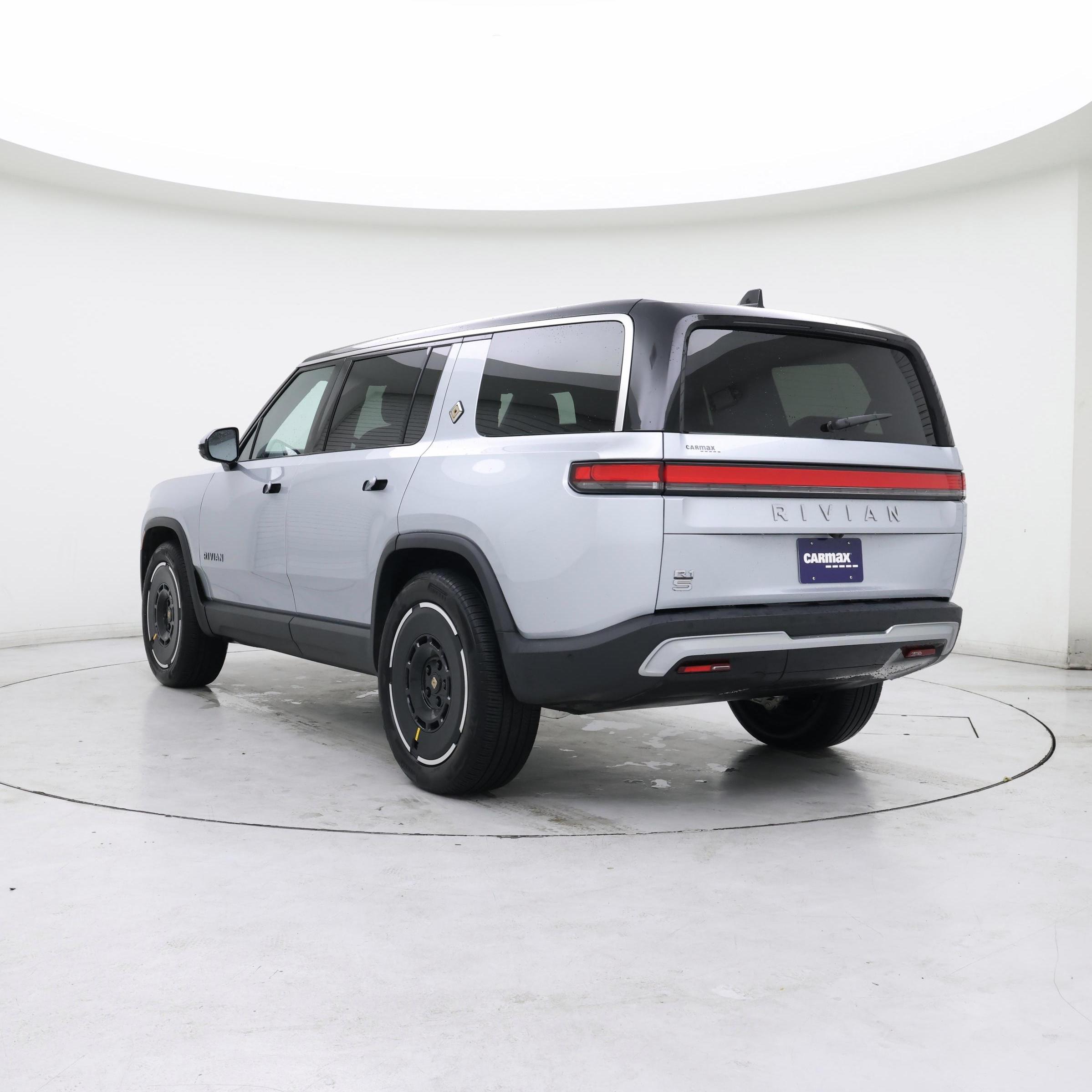 Thumbnail: 2025 Rivian R1S - 2