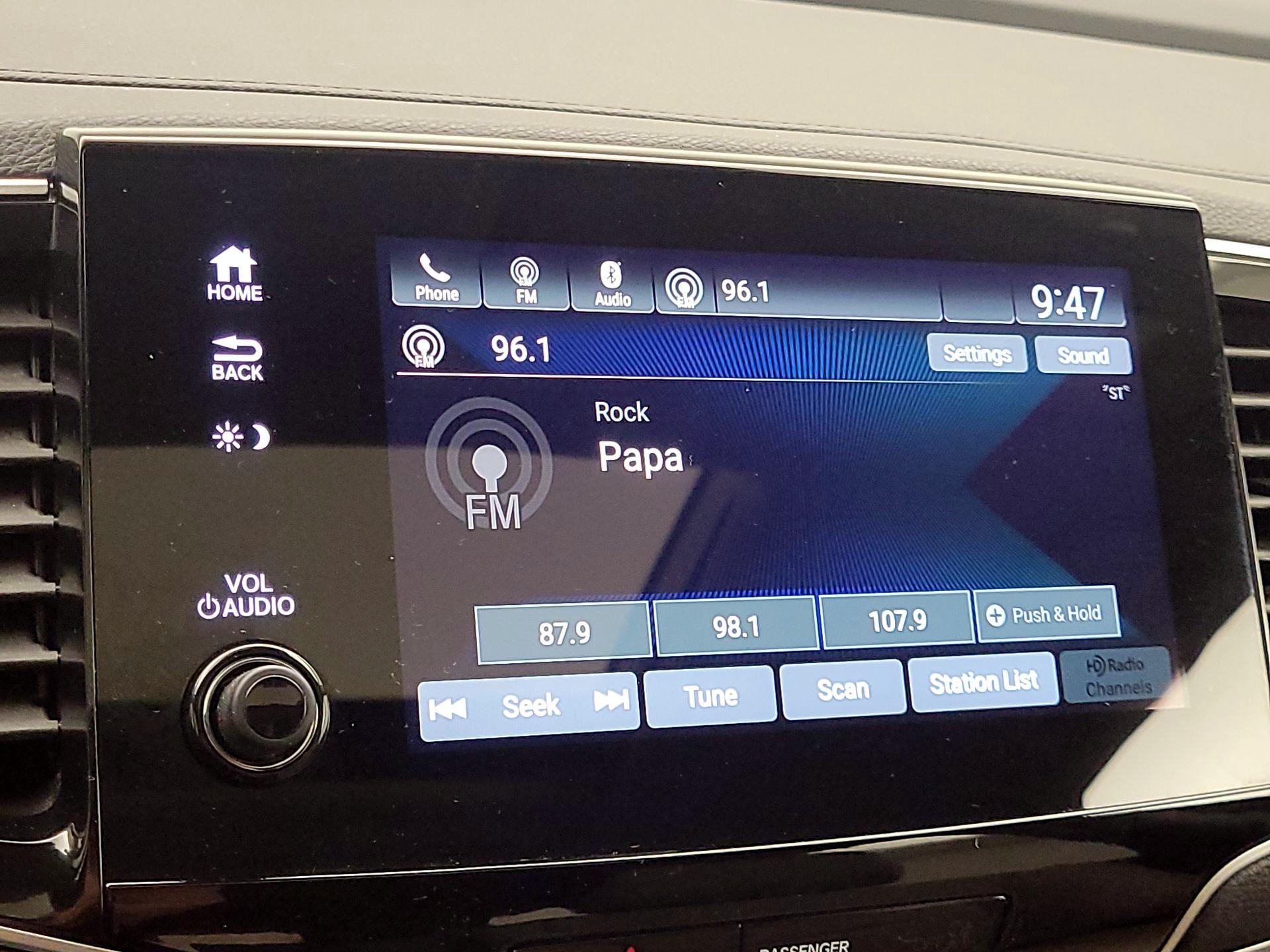 Thumbnail: 2019 Honda Pilot - 15