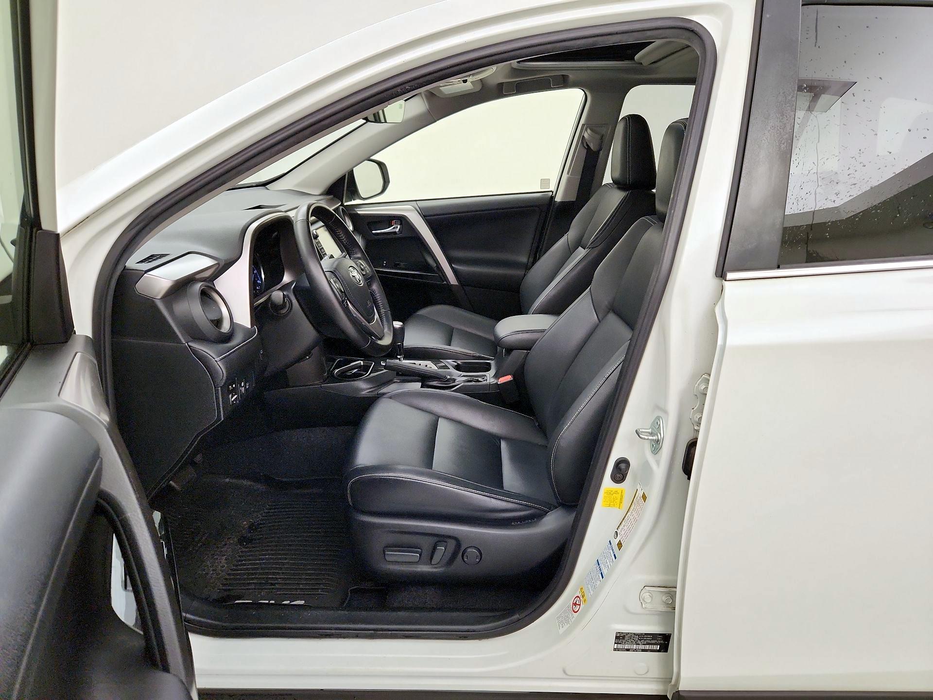 Thumbnail: 2017 Toyota RAV4 - 11