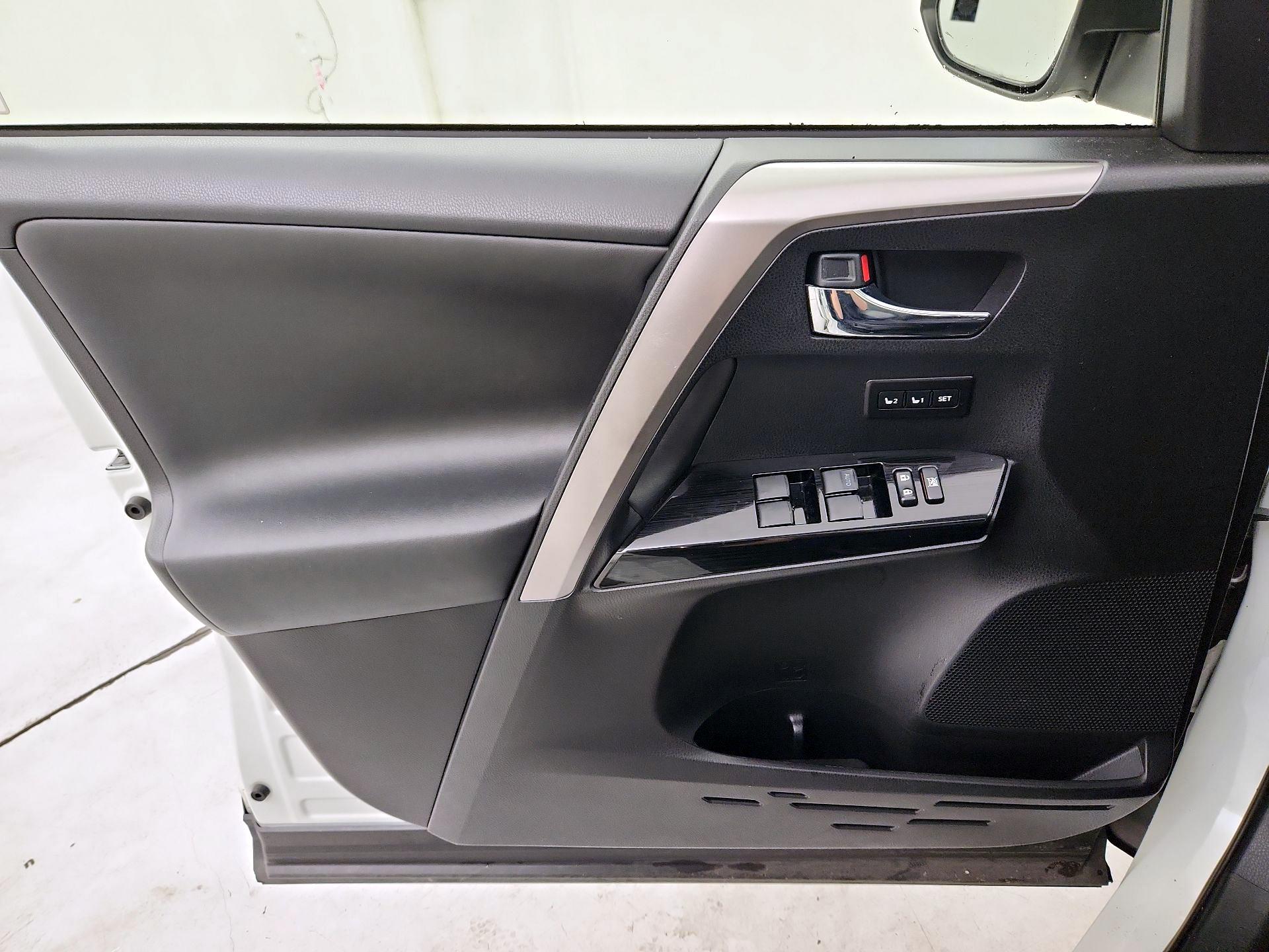 Thumbnail: 2017 Toyota RAV4 - 12