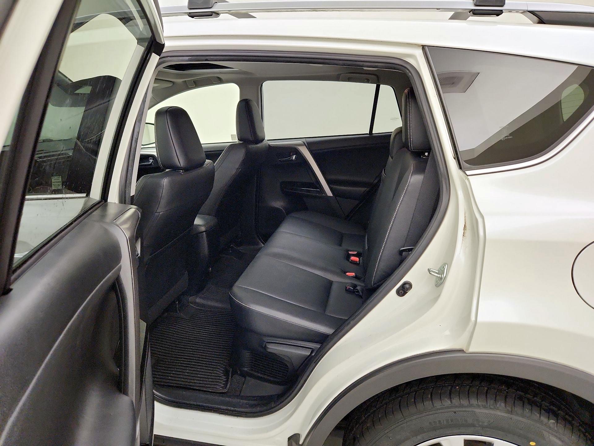 Thumbnail: 2017 Toyota RAV4 - 20