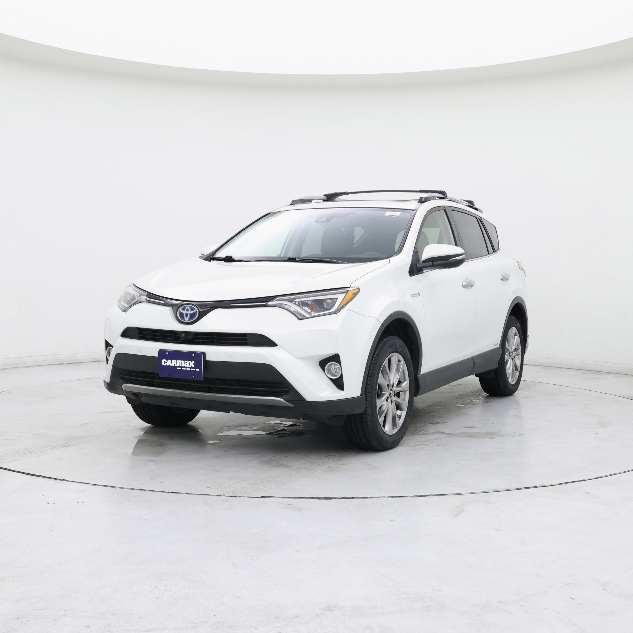 Thumbnail: 2017 Toyota RAV4 - 4