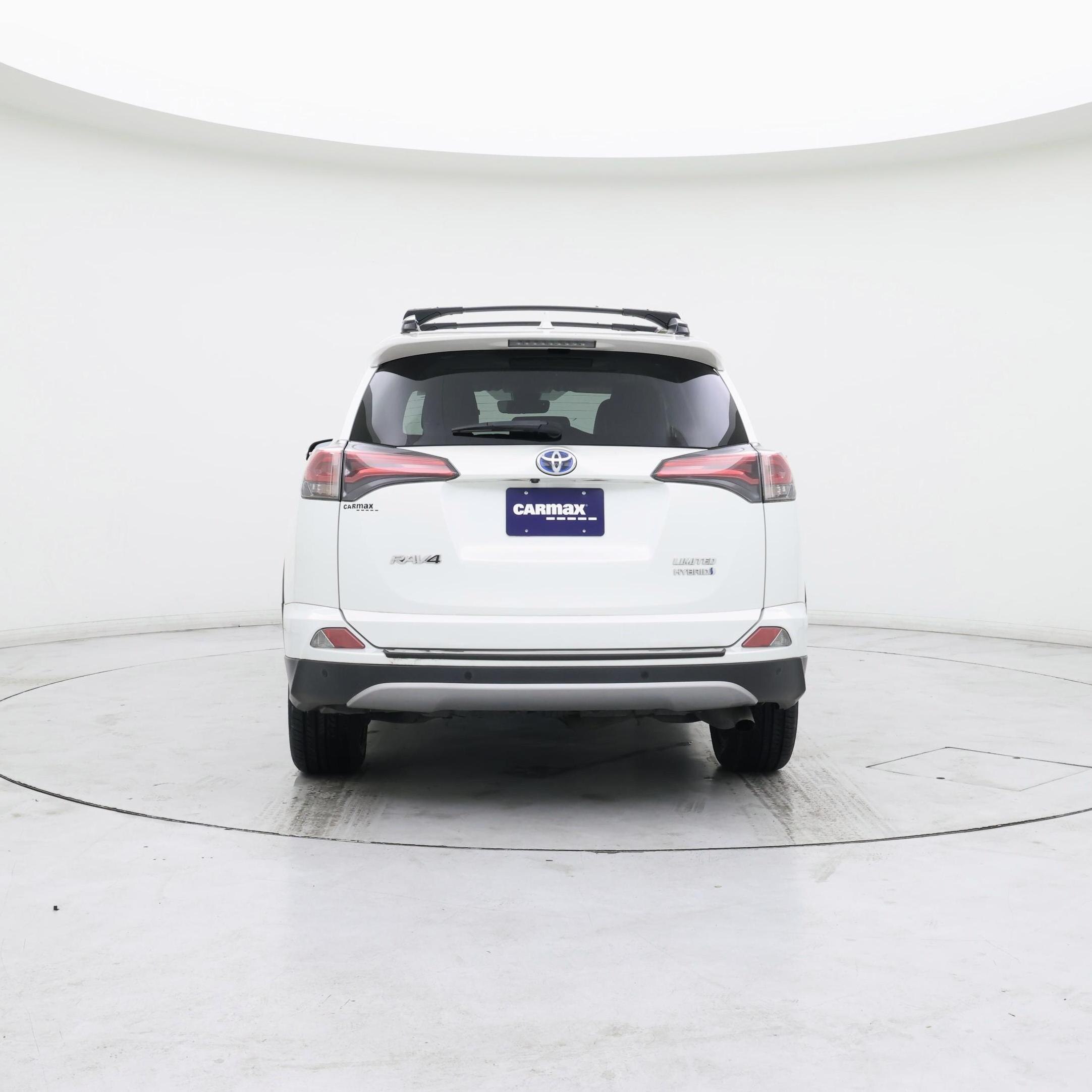 Thumbnail: 2017 Toyota RAV4 - 6