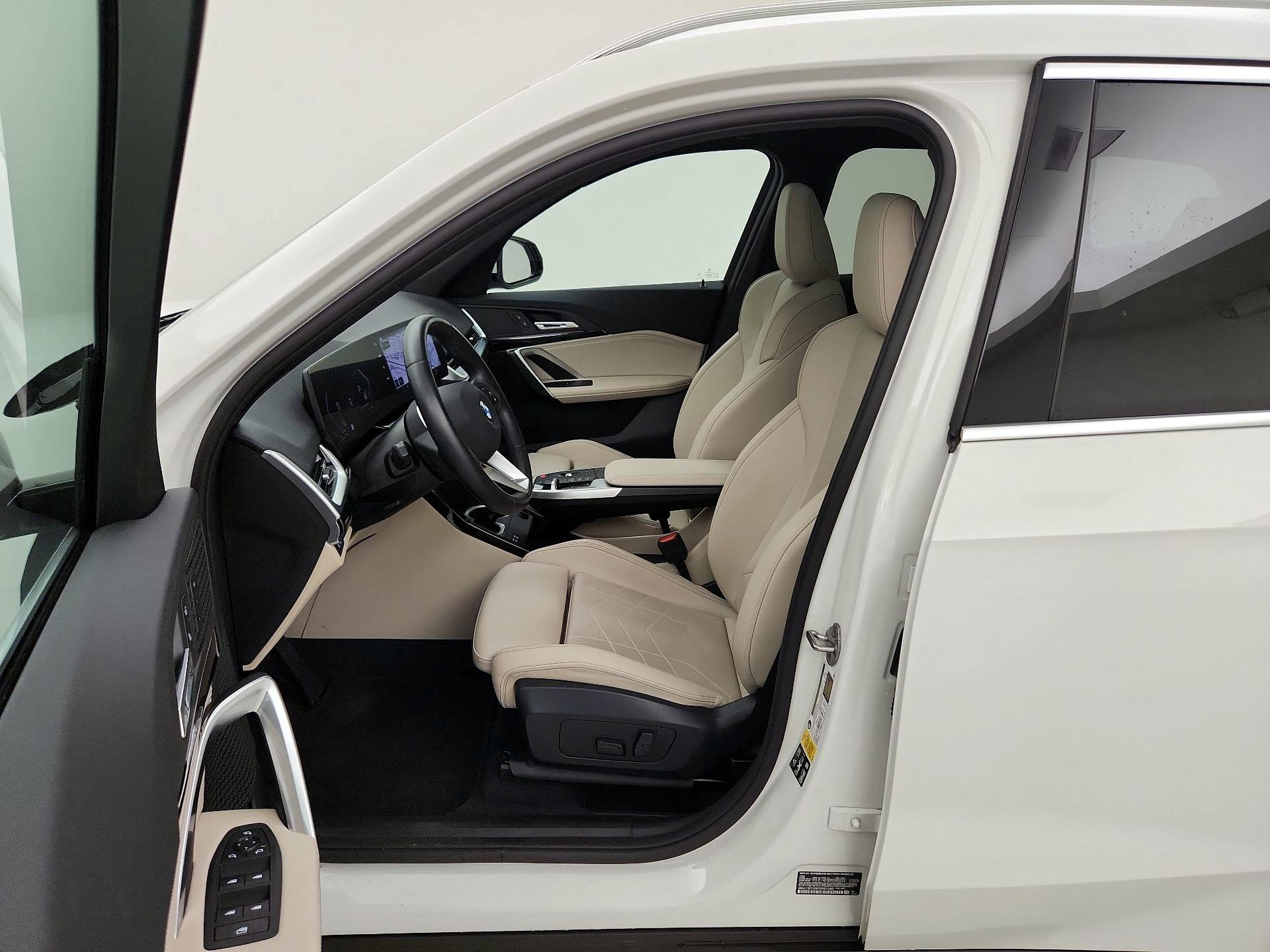 Thumbnail: 2023 BMW X1 - 11