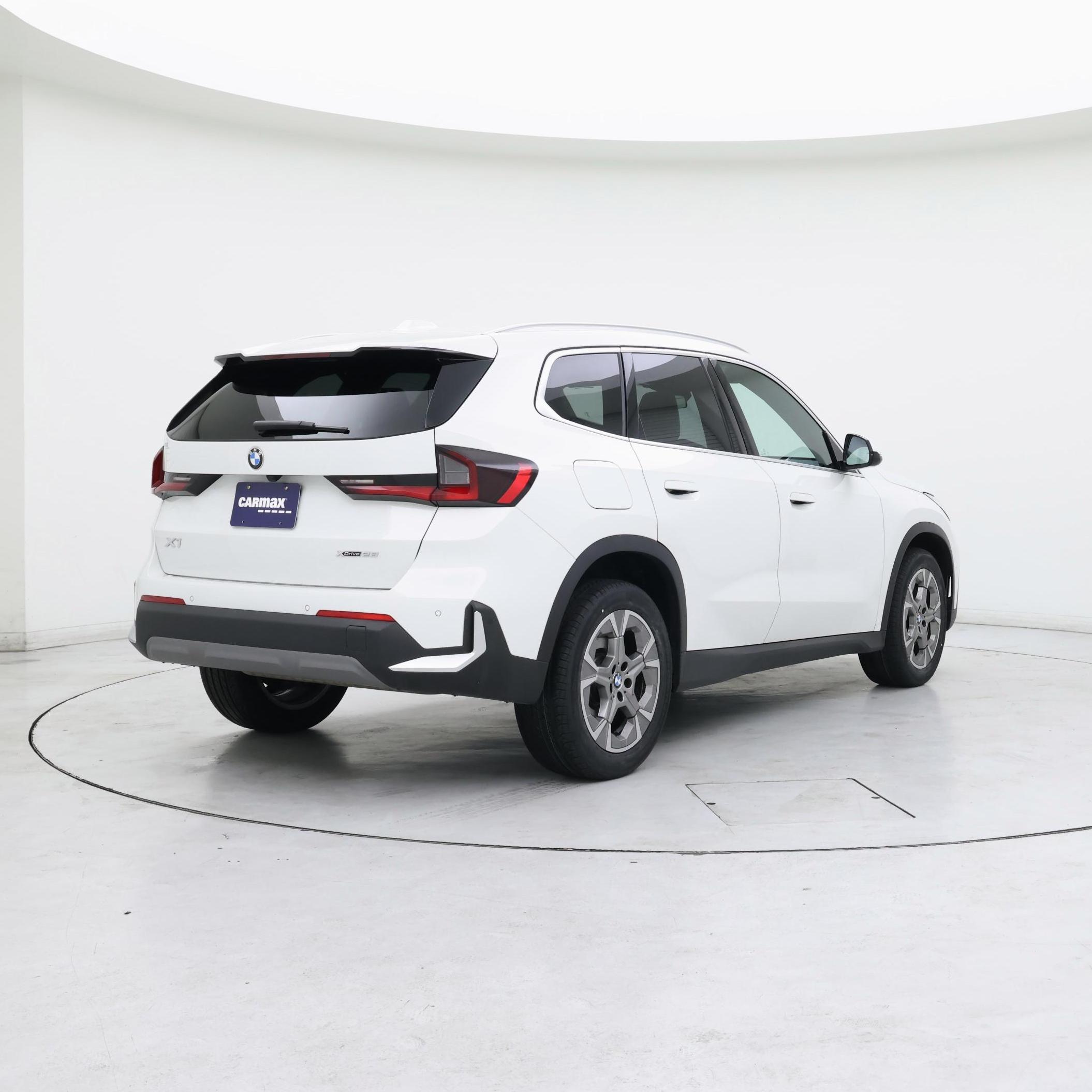 Thumbnail: 2023 BMW X1 - 8