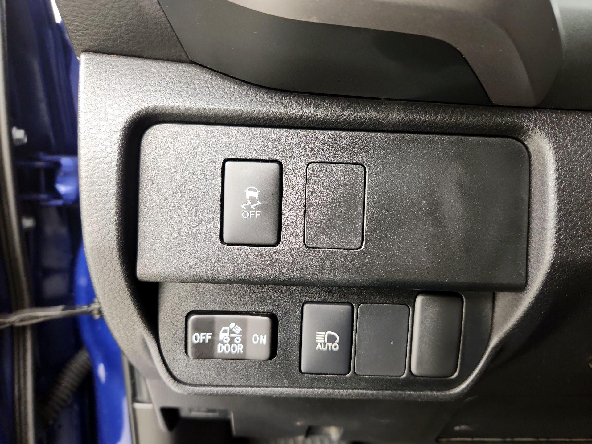 Thumbnail: 2022 Toyota Tacoma - 13