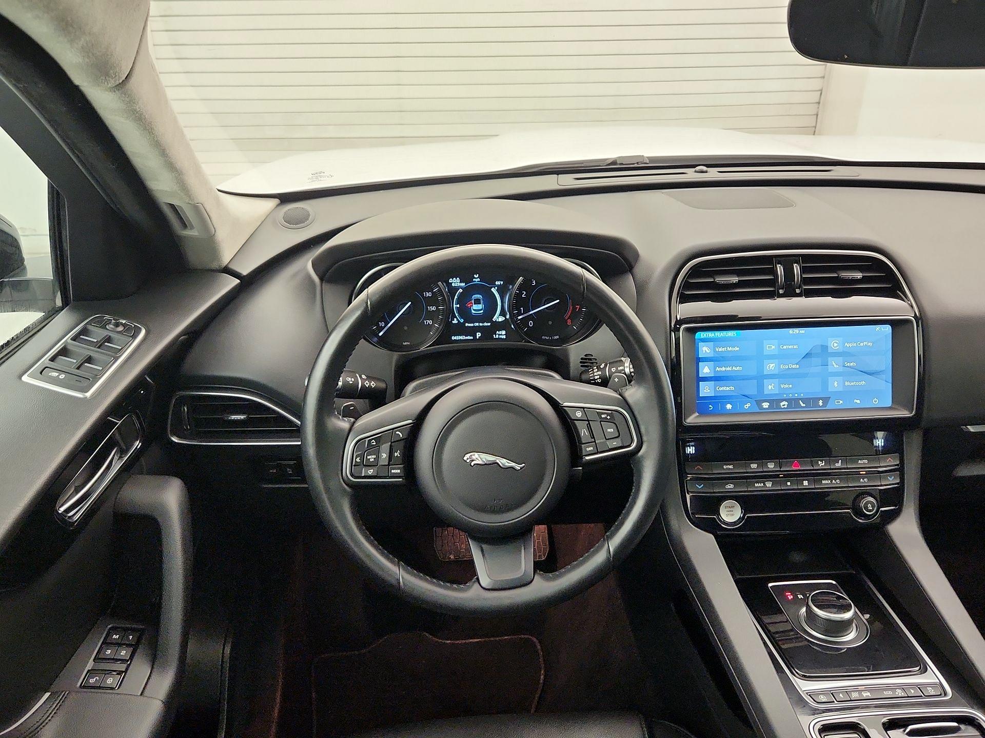 Thumbnail: 2020 Jaguar F-Pace - 10