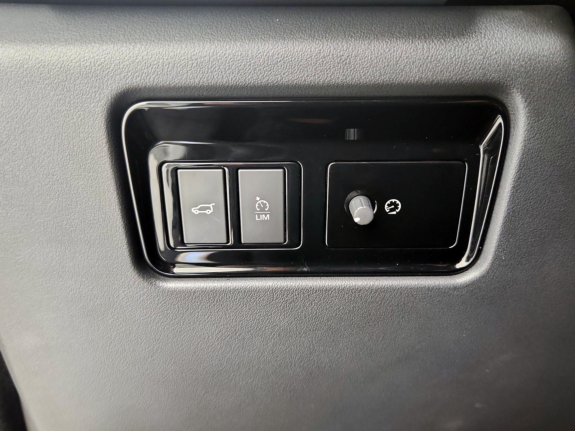 Thumbnail: 2020 Jaguar F-Pace - 13