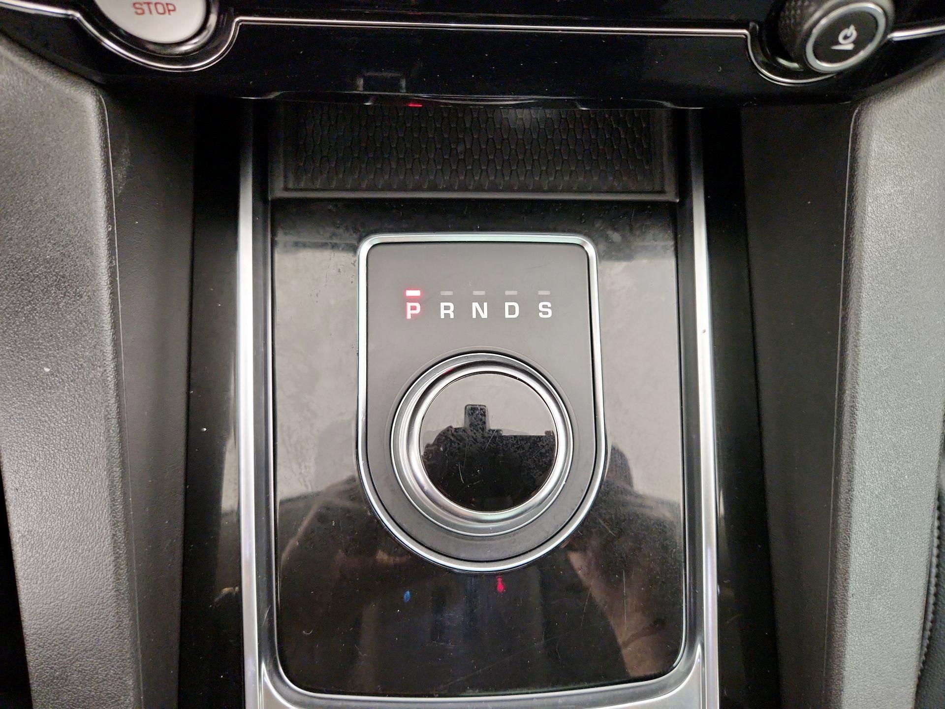 Thumbnail: 2020 Jaguar F-Pace - 17