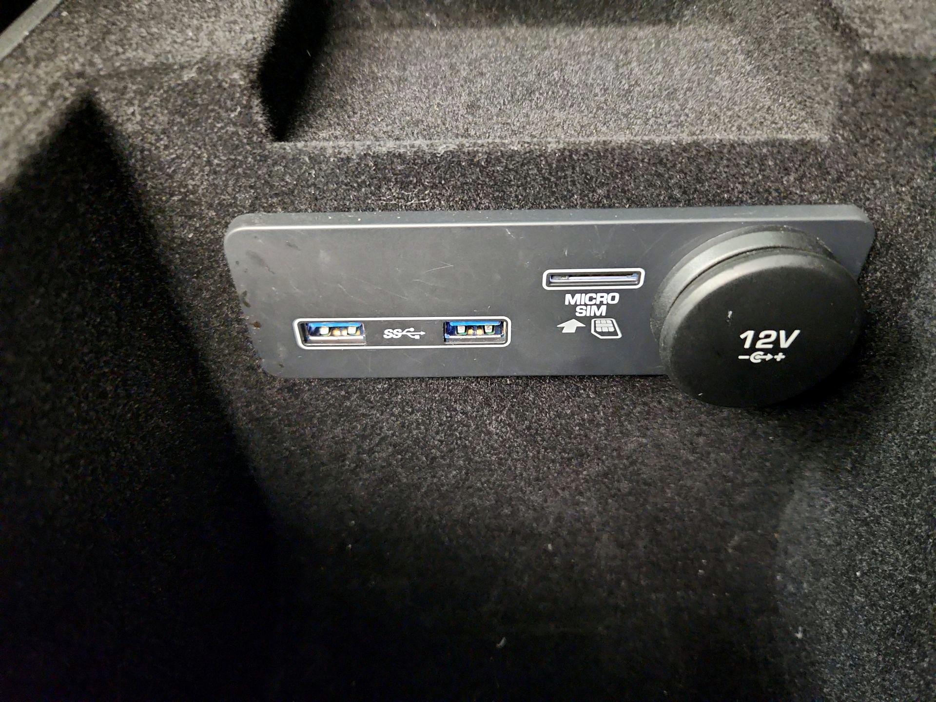 Thumbnail: 2020 Jaguar F-Pace - 18