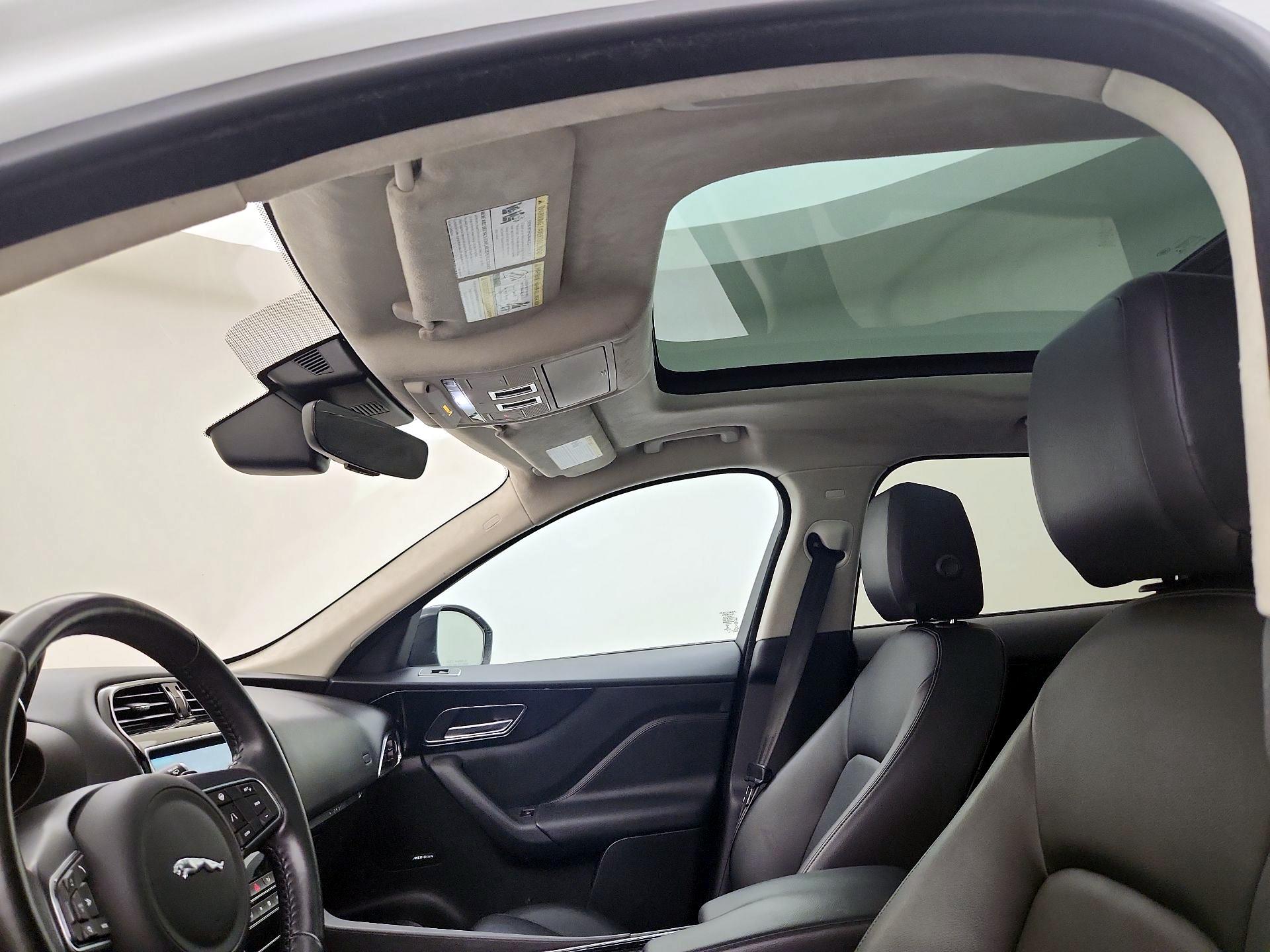 Thumbnail: 2020 Jaguar F-Pace - 19