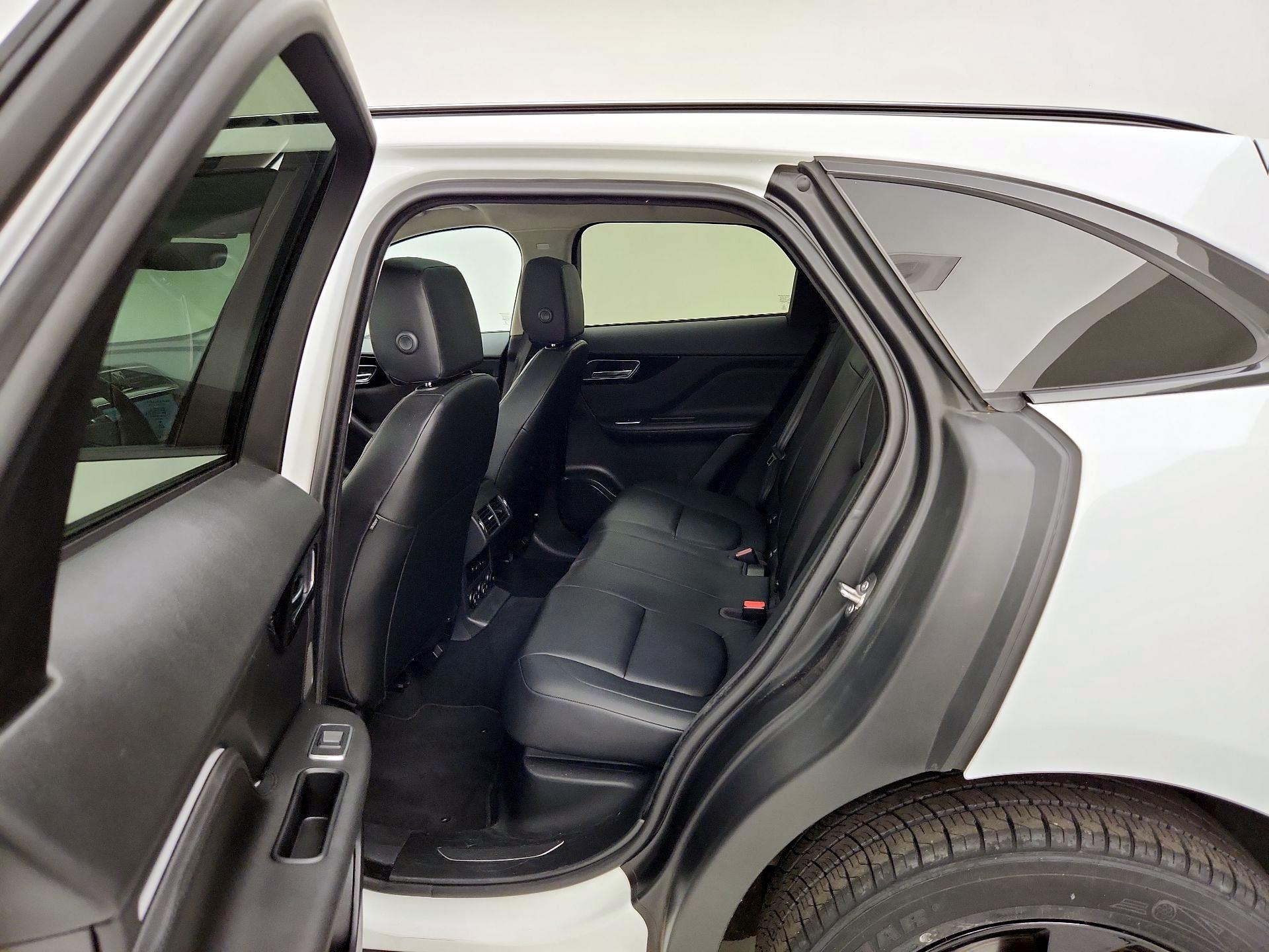 Thumbnail: 2020 Jaguar F-Pace - 20