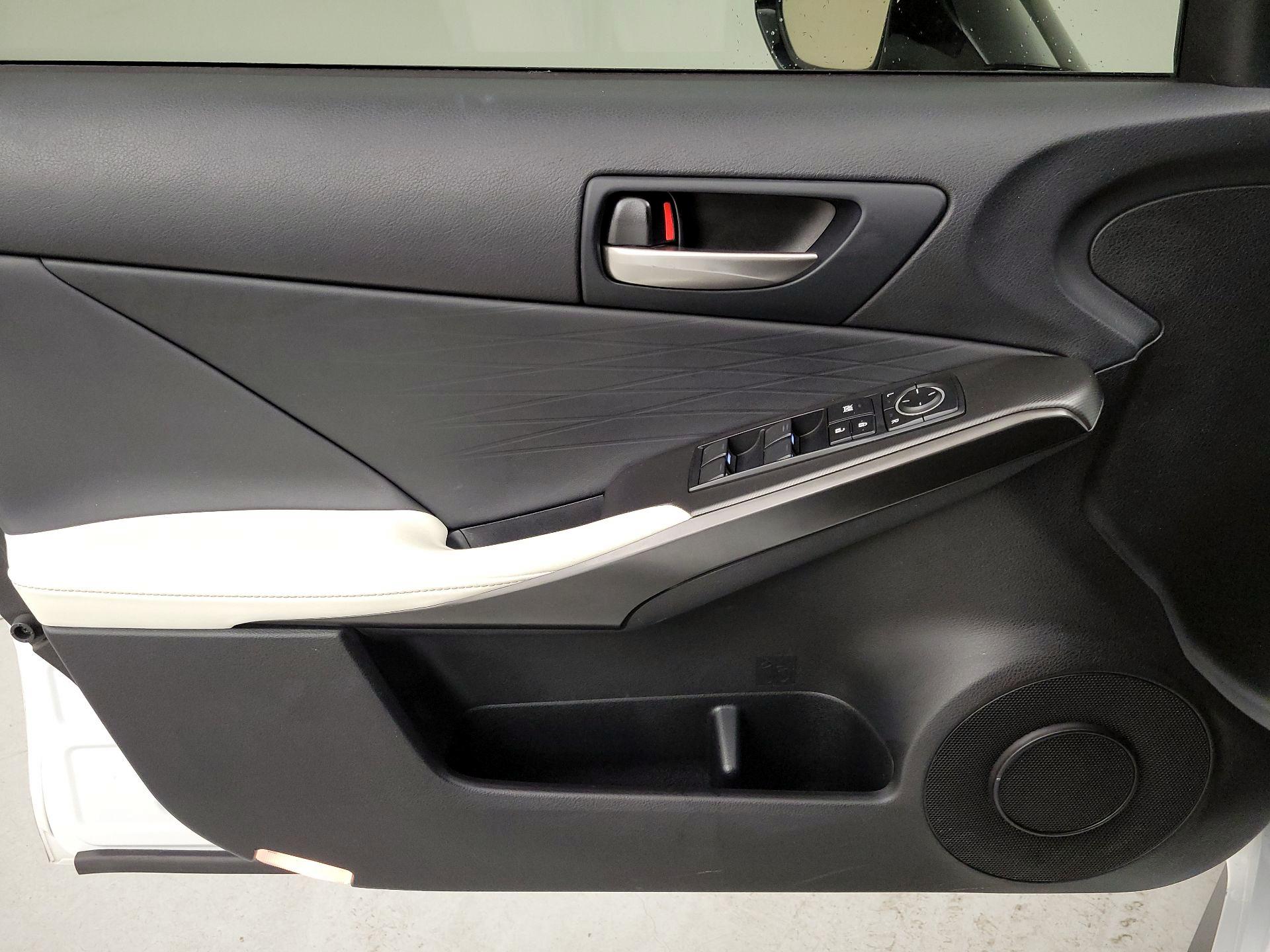 Thumbnail: 2023 Lexus IS - 12