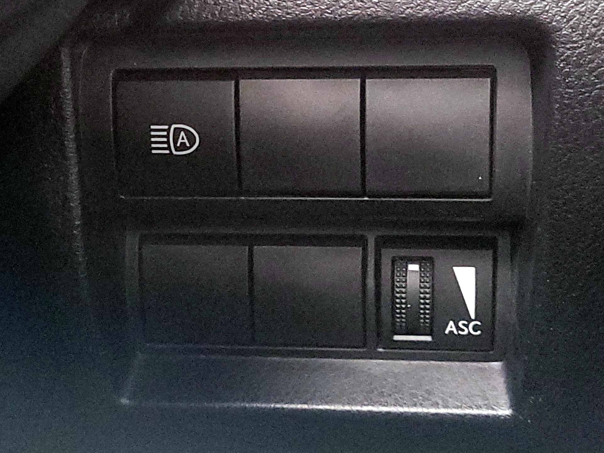 Thumbnail: 2023 Lexus IS - 13