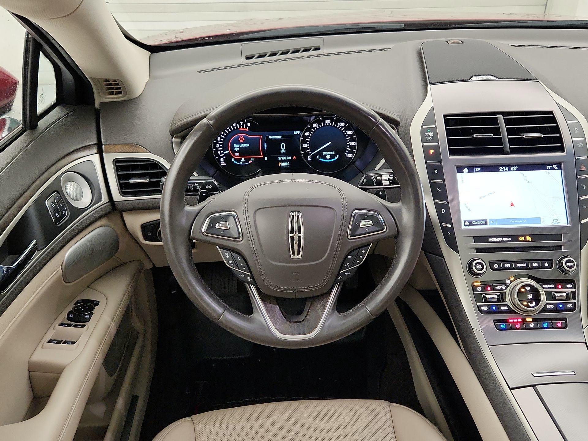 Thumbnail: 2017 Lincoln MKZ - 10