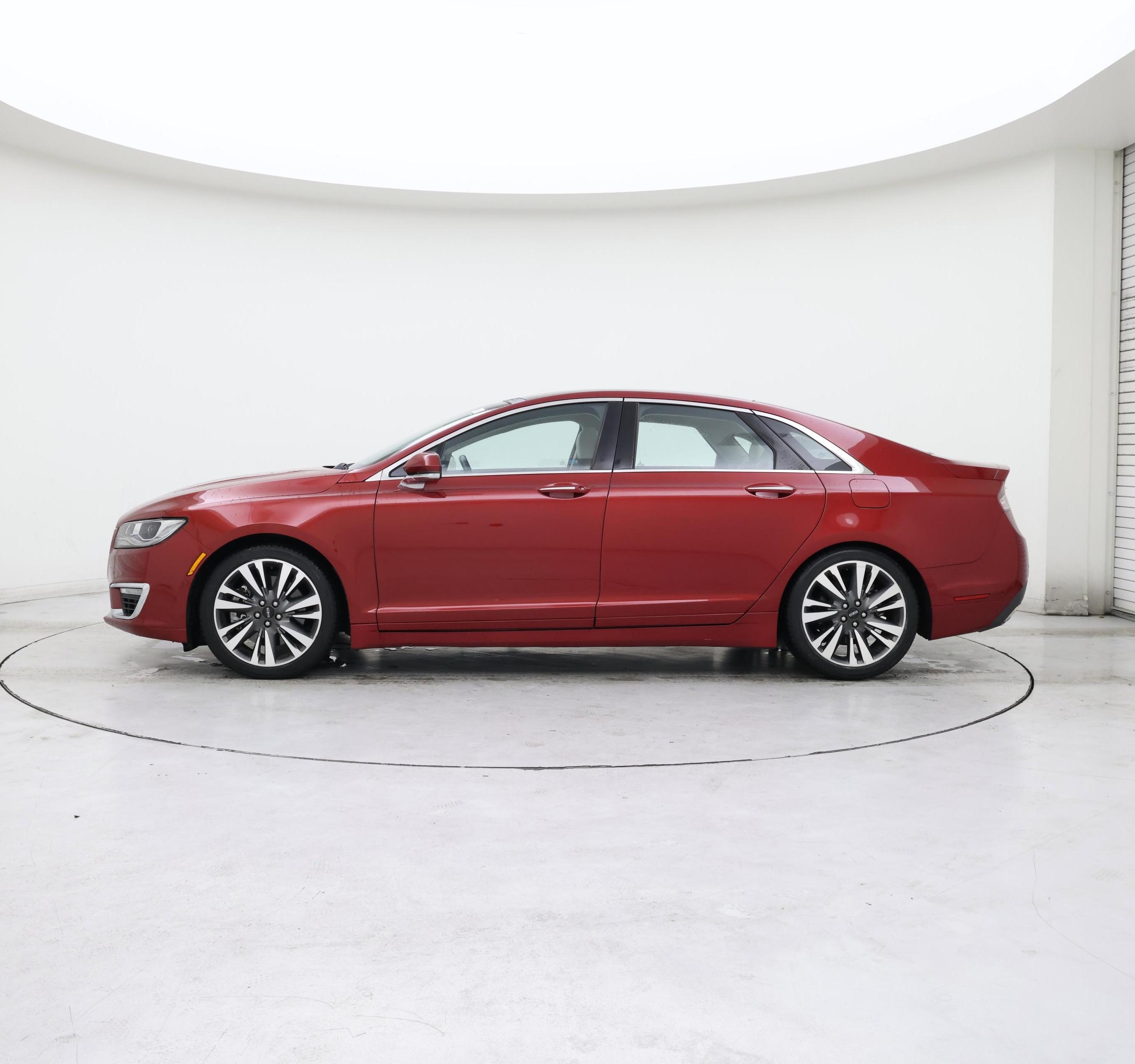 Thumbnail: 2017 Lincoln MKZ - 3