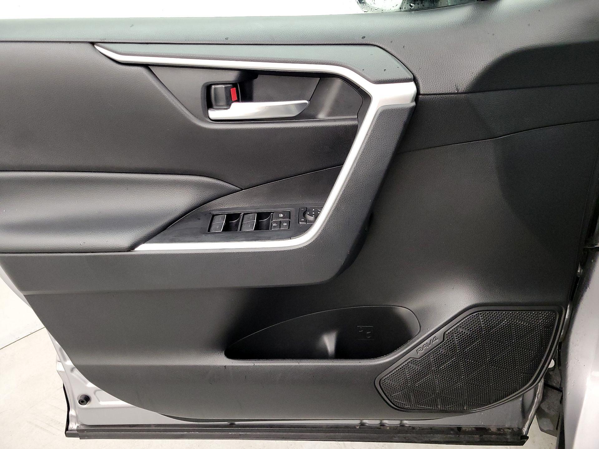 Thumbnail: 2023 Toyota RAV4 - 12