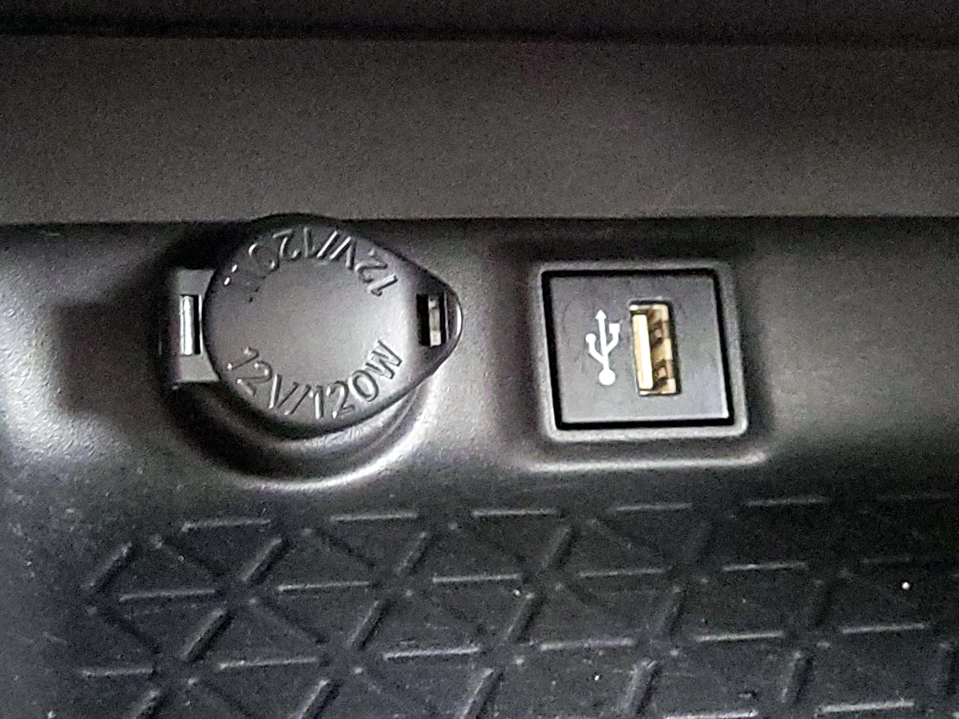 Thumbnail: 2023 Toyota RAV4 - 18