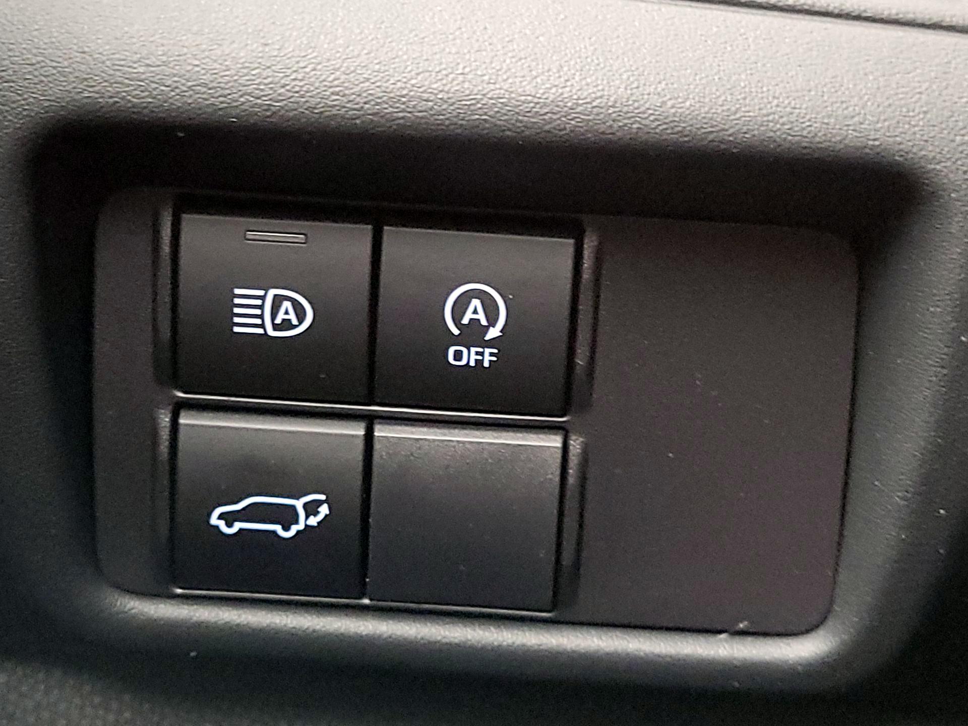 Thumbnail: 2023 Toyota Highlander - 13