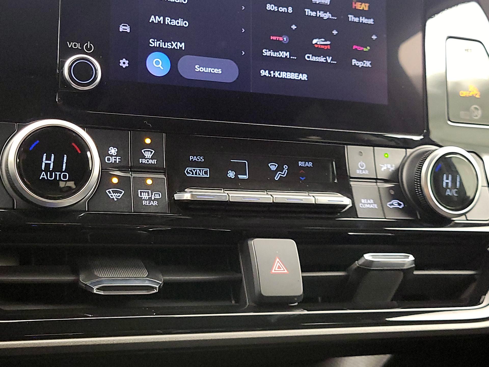 Thumbnail: 2023 Toyota Highlander - 16