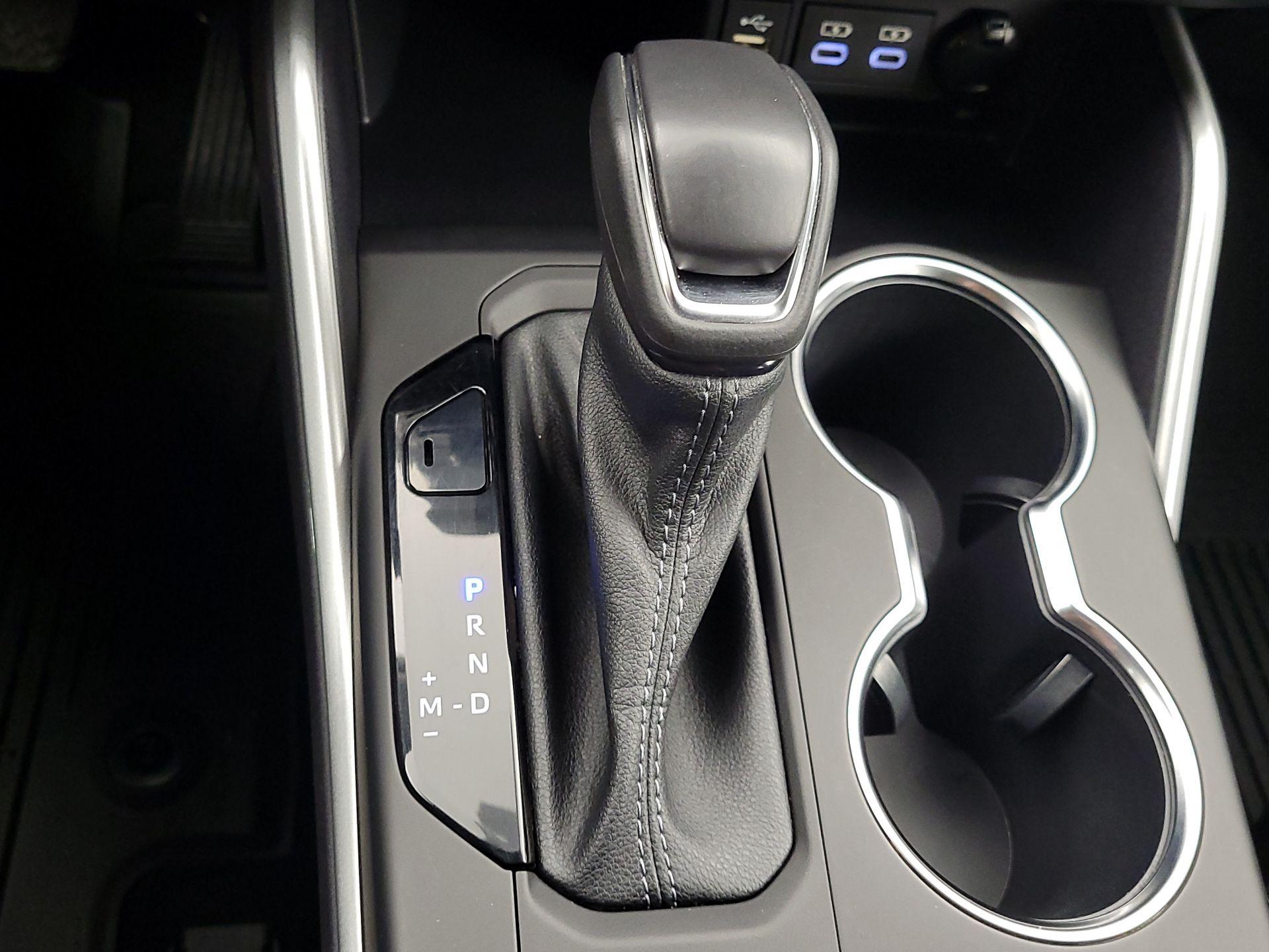 Thumbnail: 2023 Toyota Highlander - 17