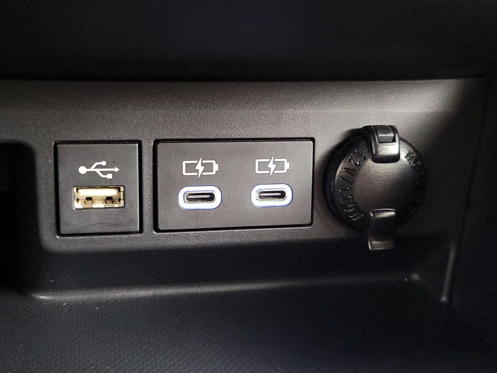 Thumbnail: 2023 Toyota Highlander - 18