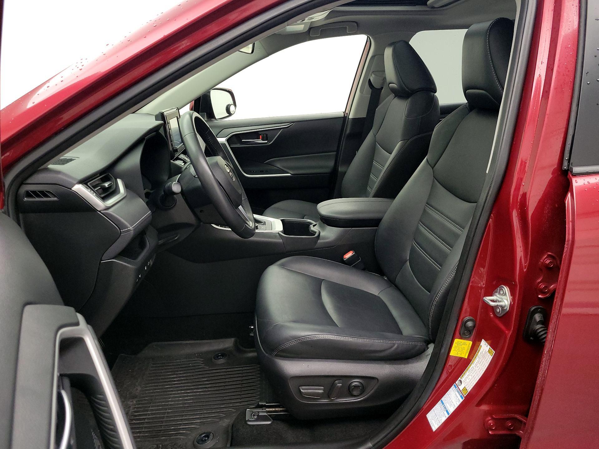 Thumbnail: 2022 Toyota RAV4 - 11