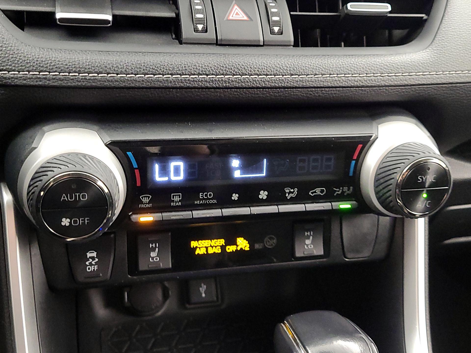 Thumbnail: 2022 Toyota RAV4 - 16