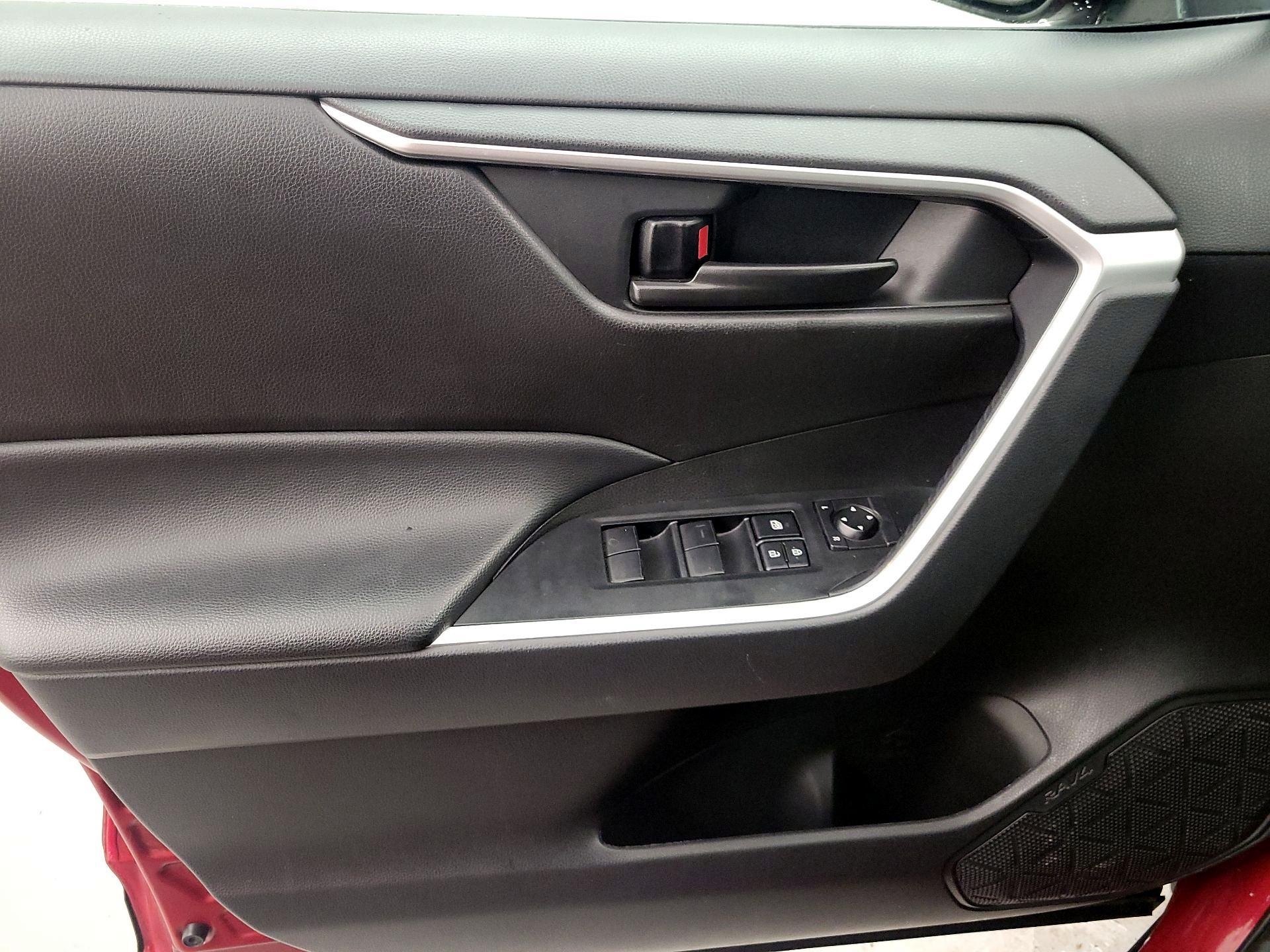 Thumbnail: 2024 Toyota RAV4 - 12