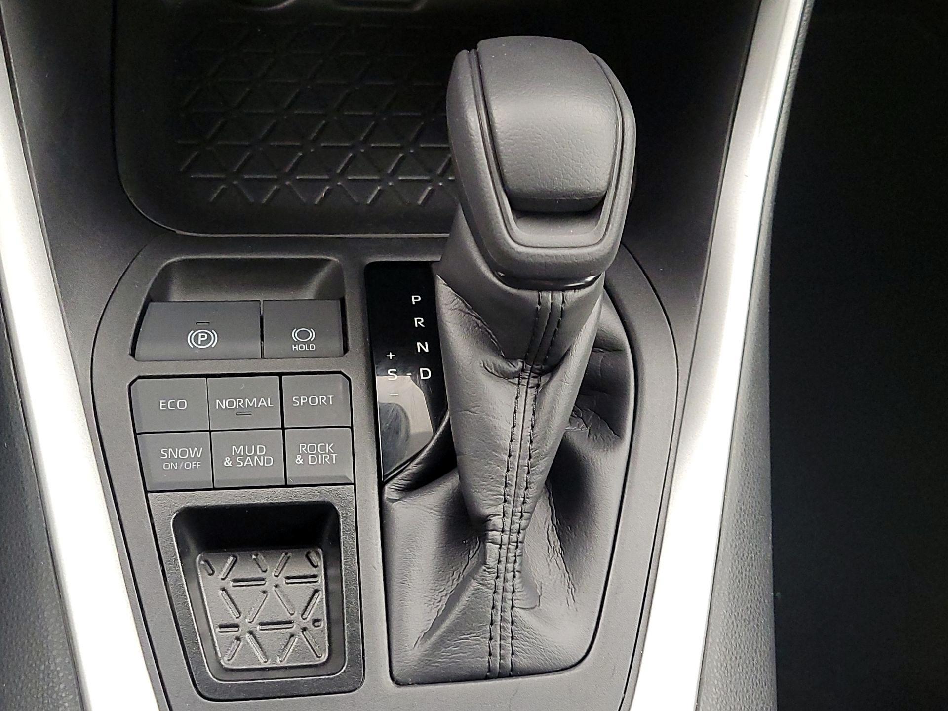 Thumbnail: 2024 Toyota RAV4 - 17