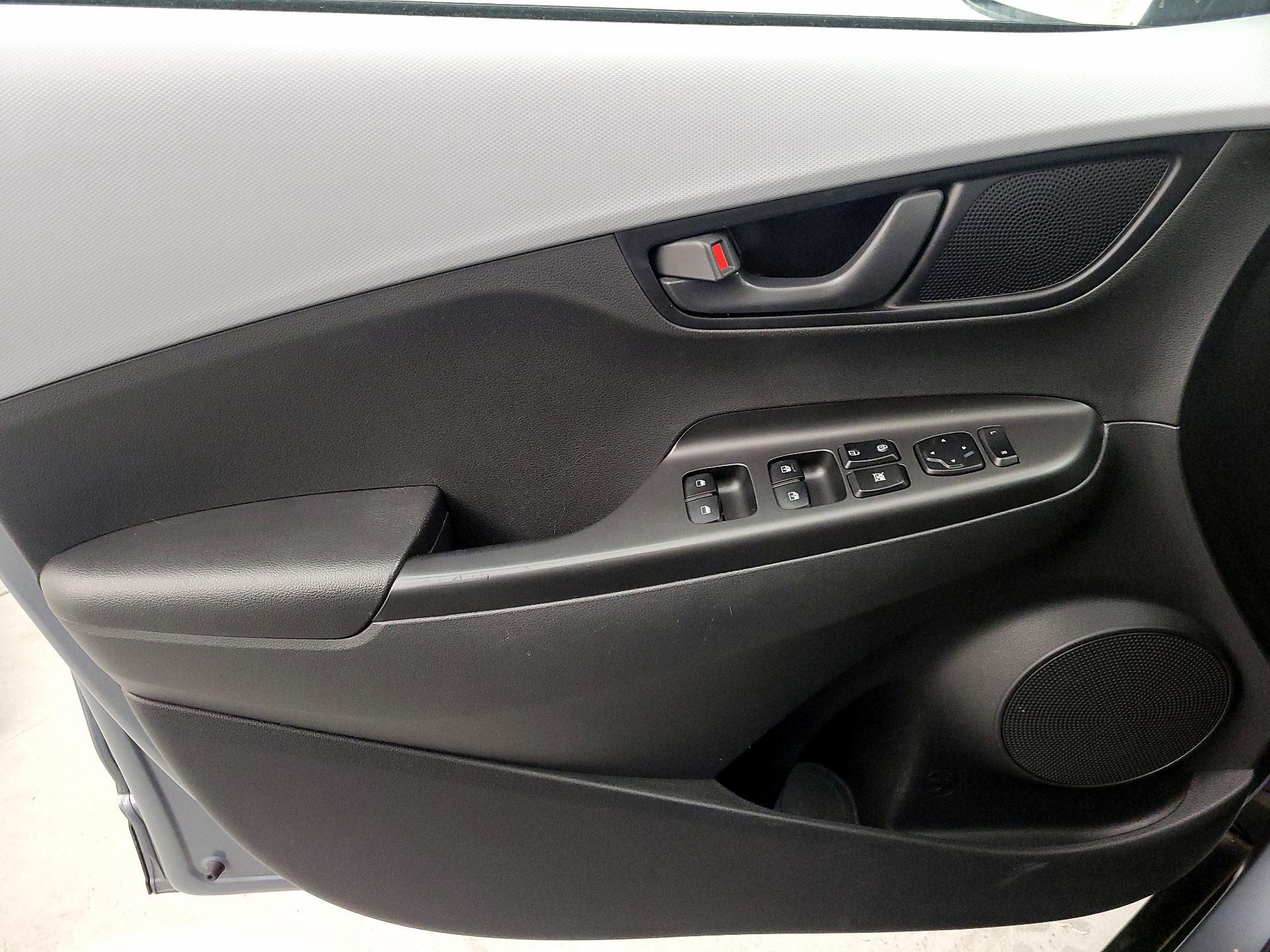 Thumbnail: 2020 Hyundai Kona - 12