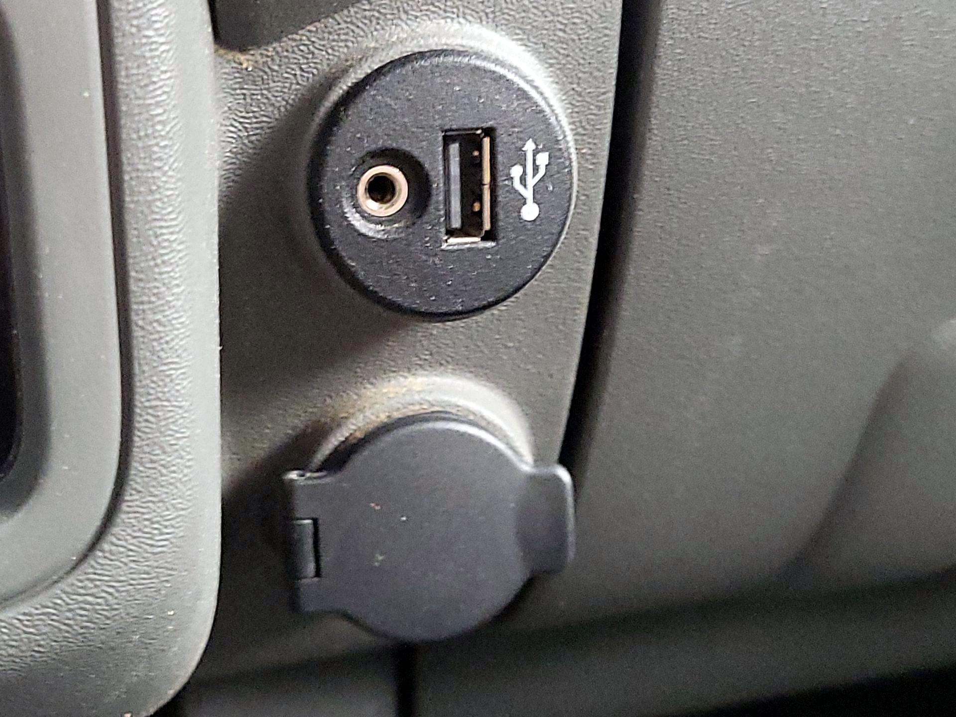 Thumbnail: 2019 Nissan Frontier - 18